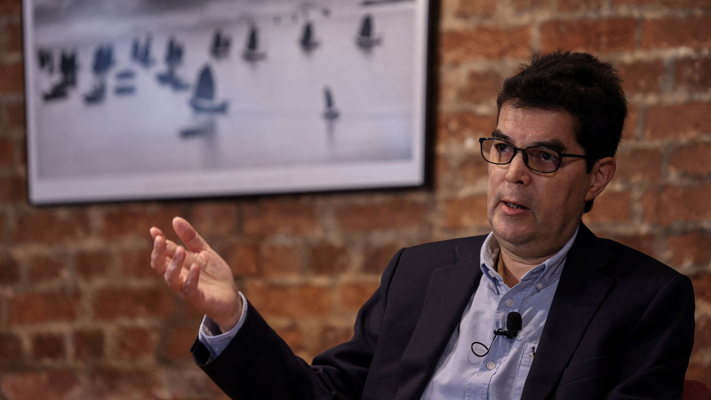 d1e00ek4ebabms.cloudfront.net image