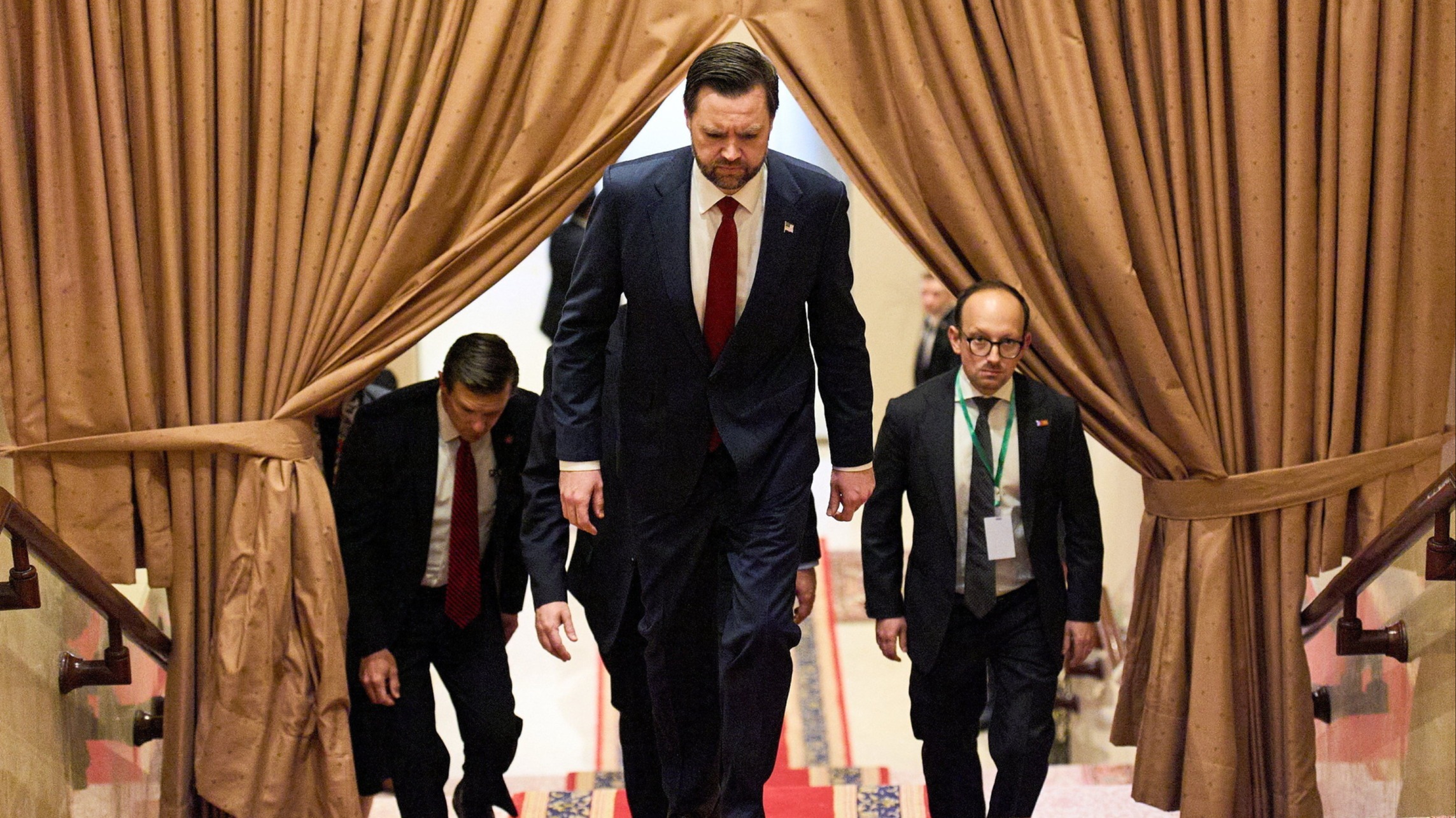 d1e00ek4ebabms.cloudfront.net image