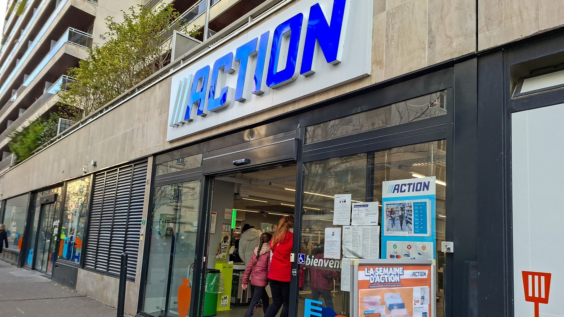 d1e00ek4ebabms.cloudfront.net image