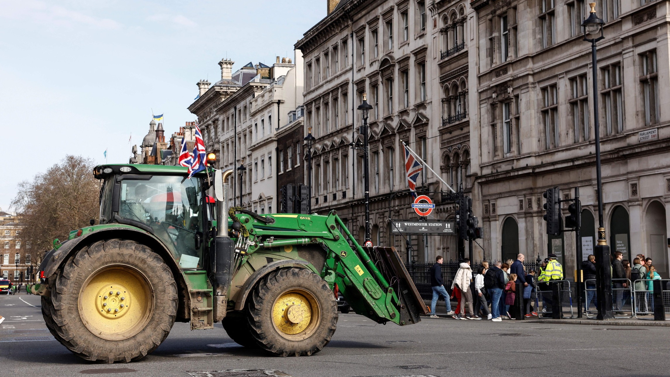 d1e00ek4ebabms.cloudfront.net image