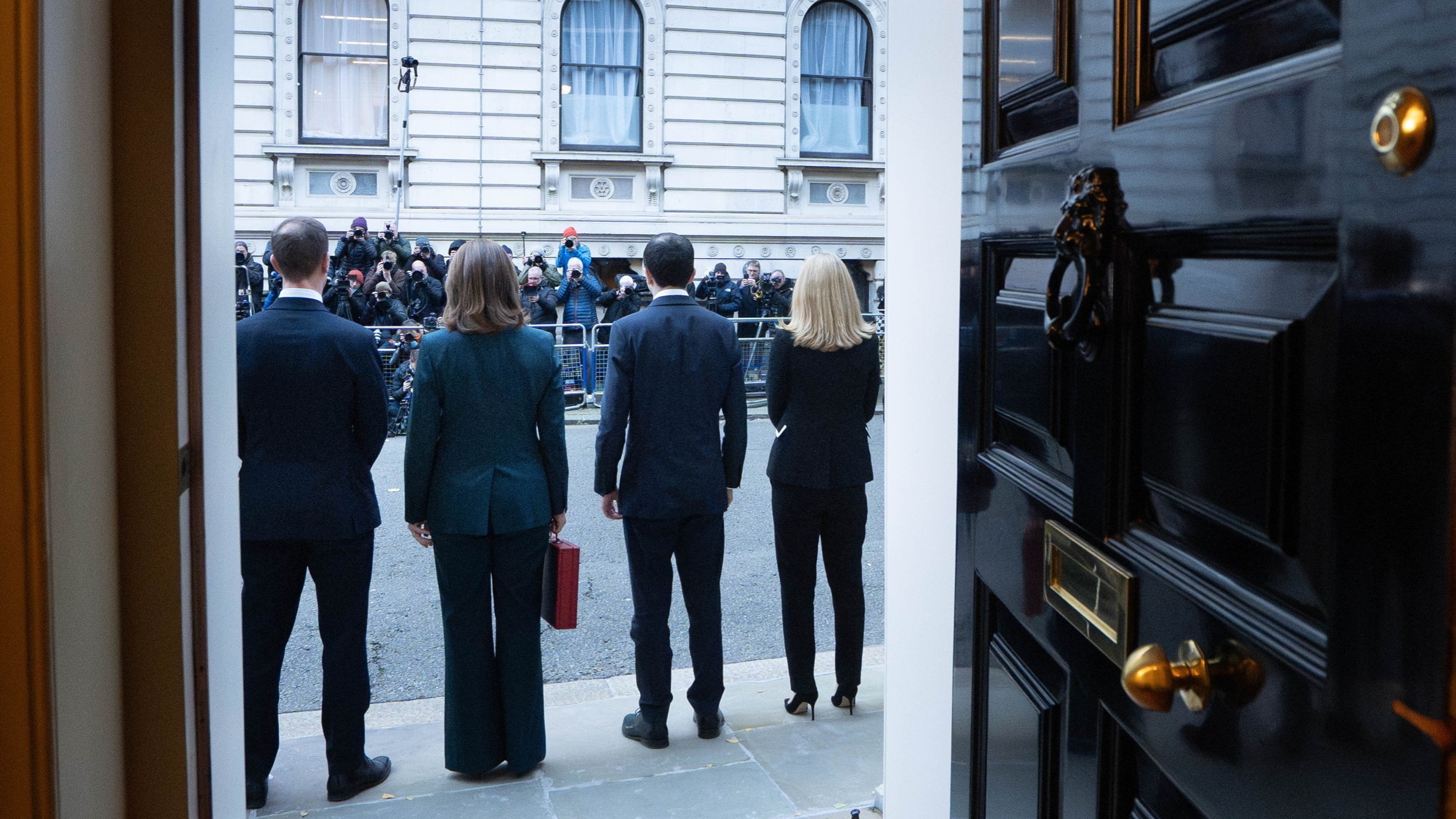 d1e00ek4ebabms.cloudfront.net image