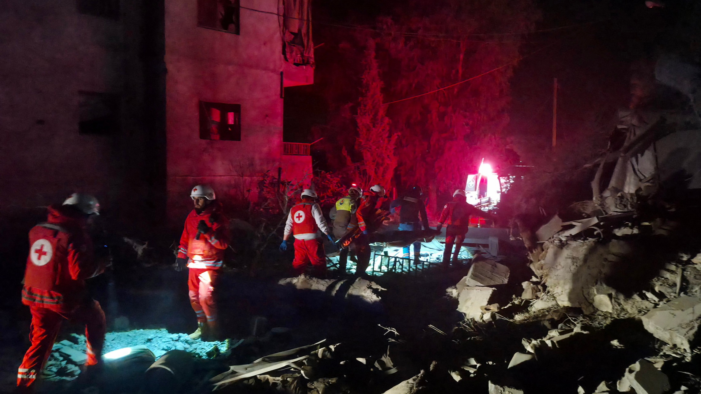 d1e00ek4ebabms.cloudfront.net image