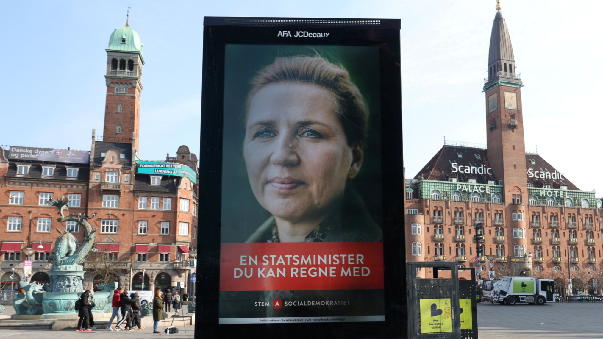 d1e00ek4ebabms.cloudfront.net image