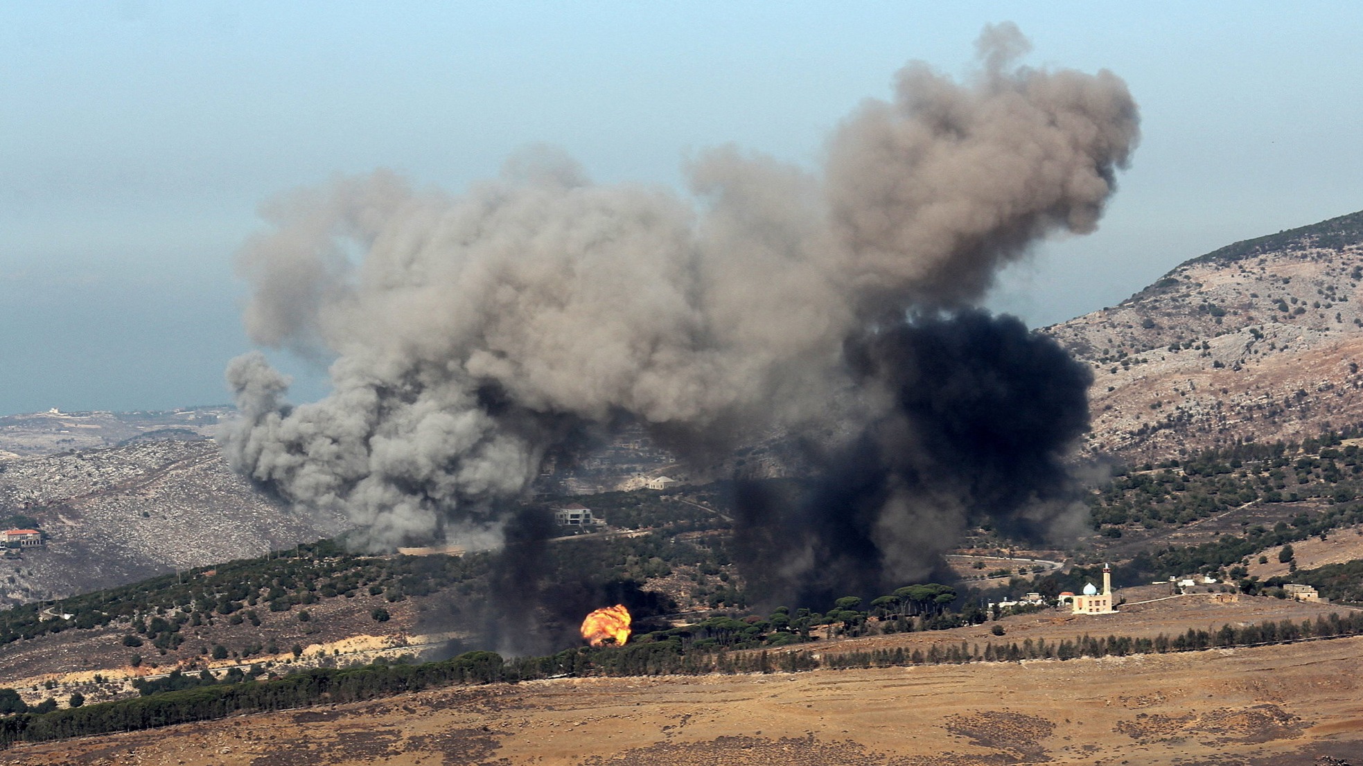 d1e00ek4ebabms.cloudfront.net image