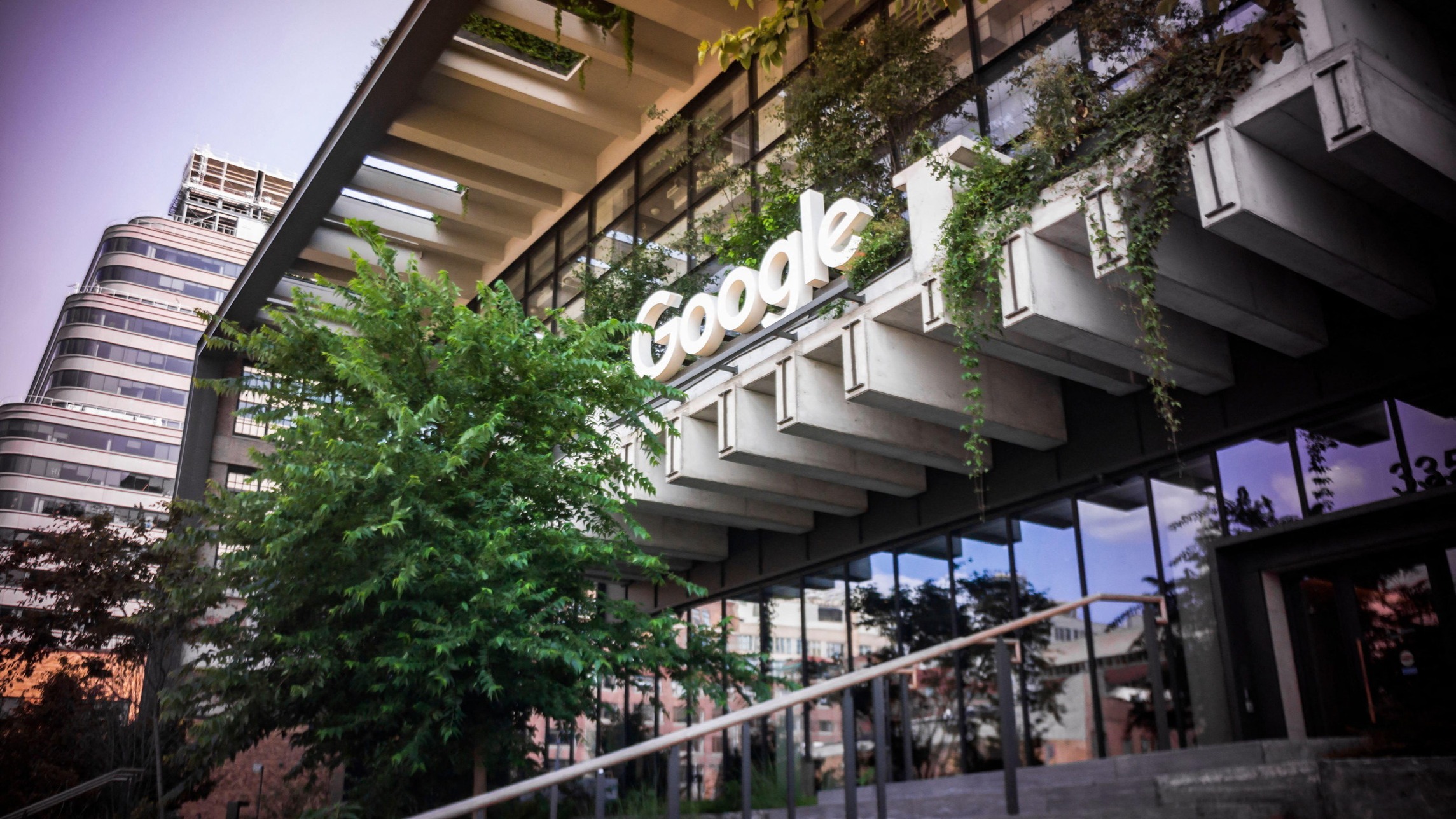 d1e00ek4ebabms.cloudfront.net image