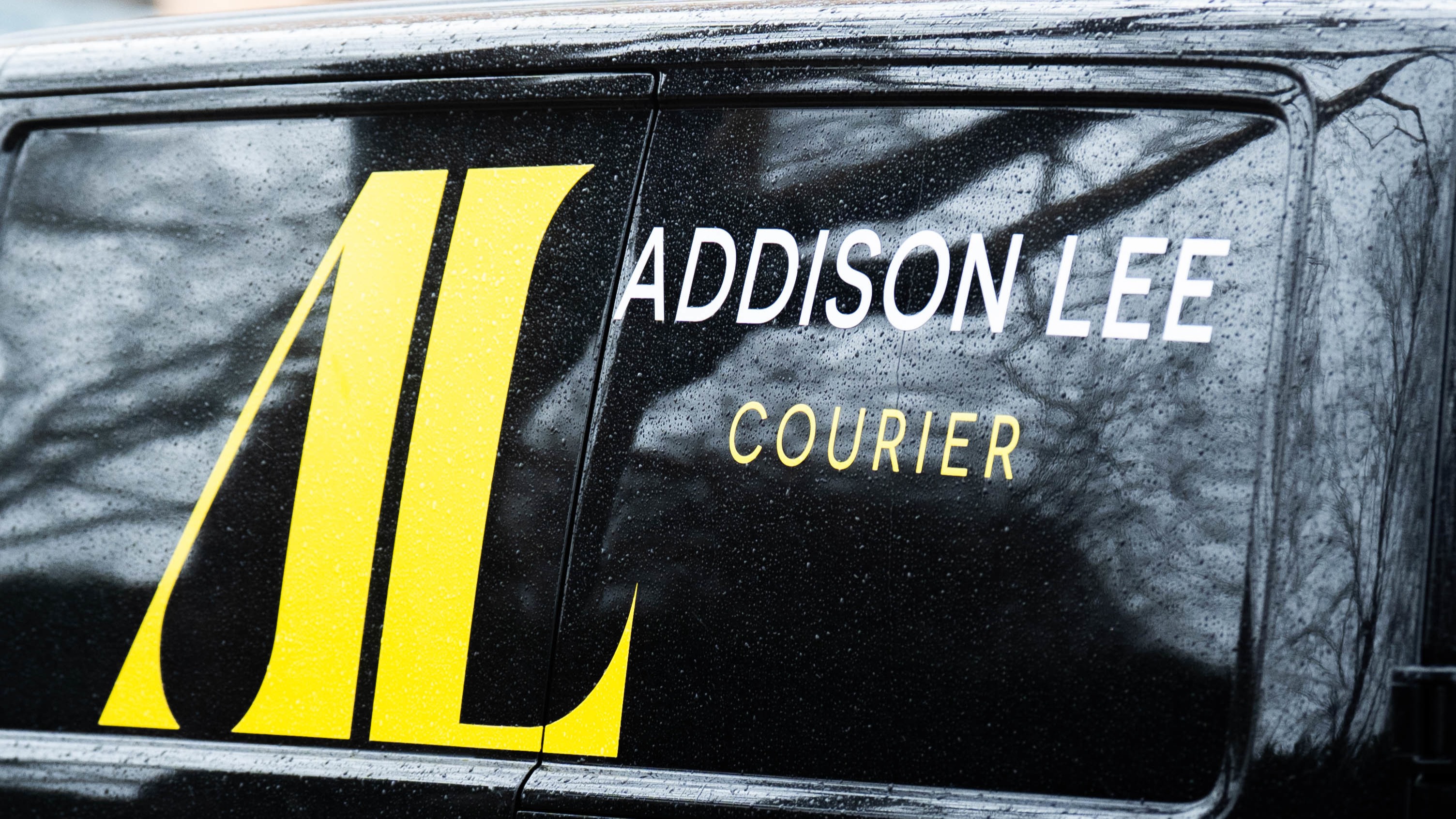 d1e00ek4ebabms.cloudfront.net image