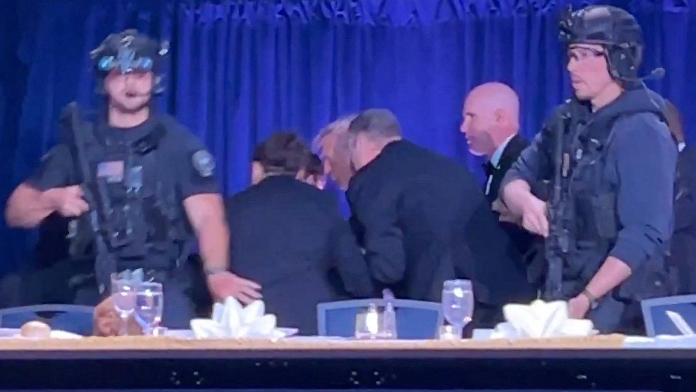 d1e00ek4ebabms.cloudfront.net image