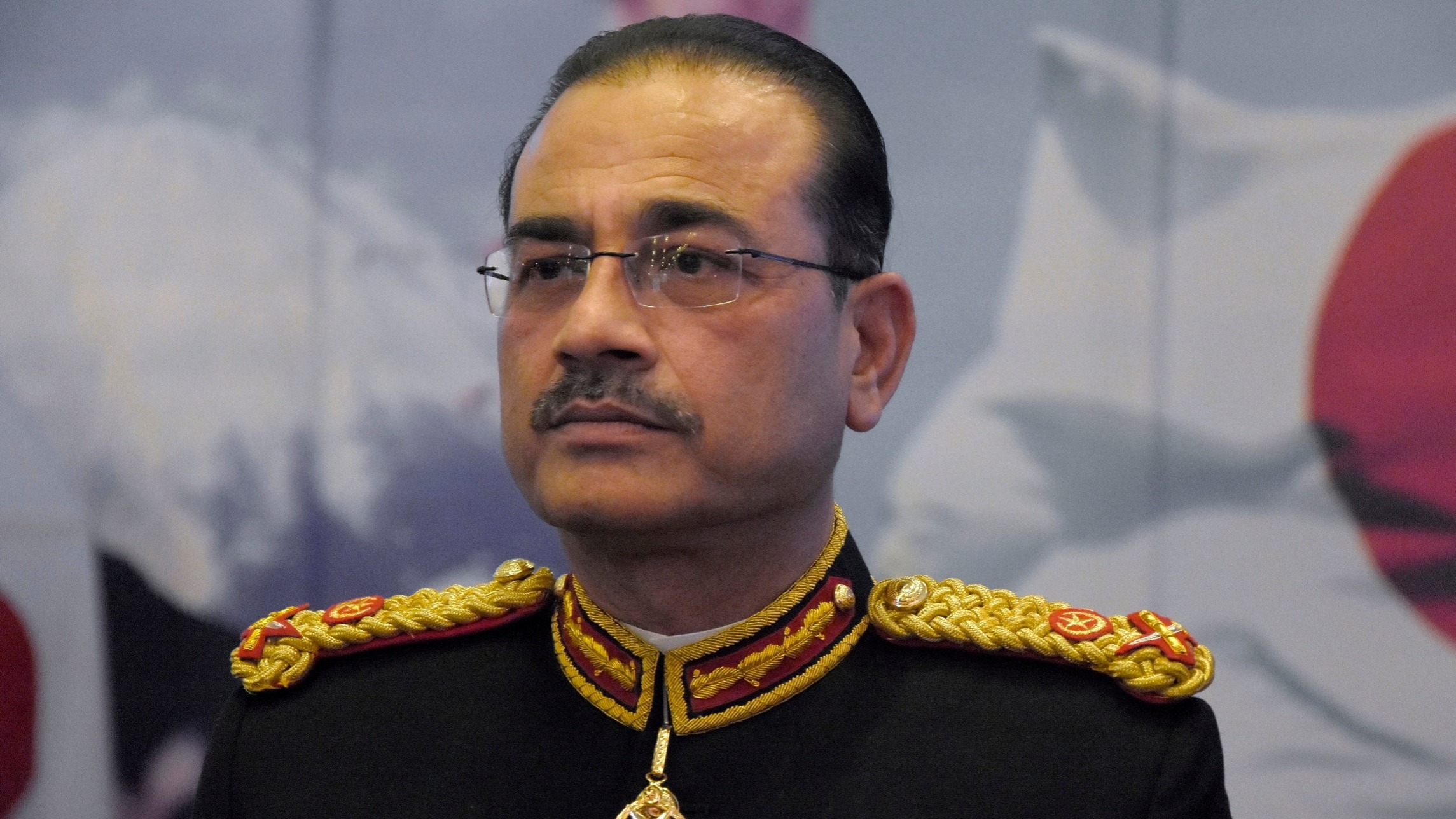 d1e00ek4ebabms.cloudfront.net image