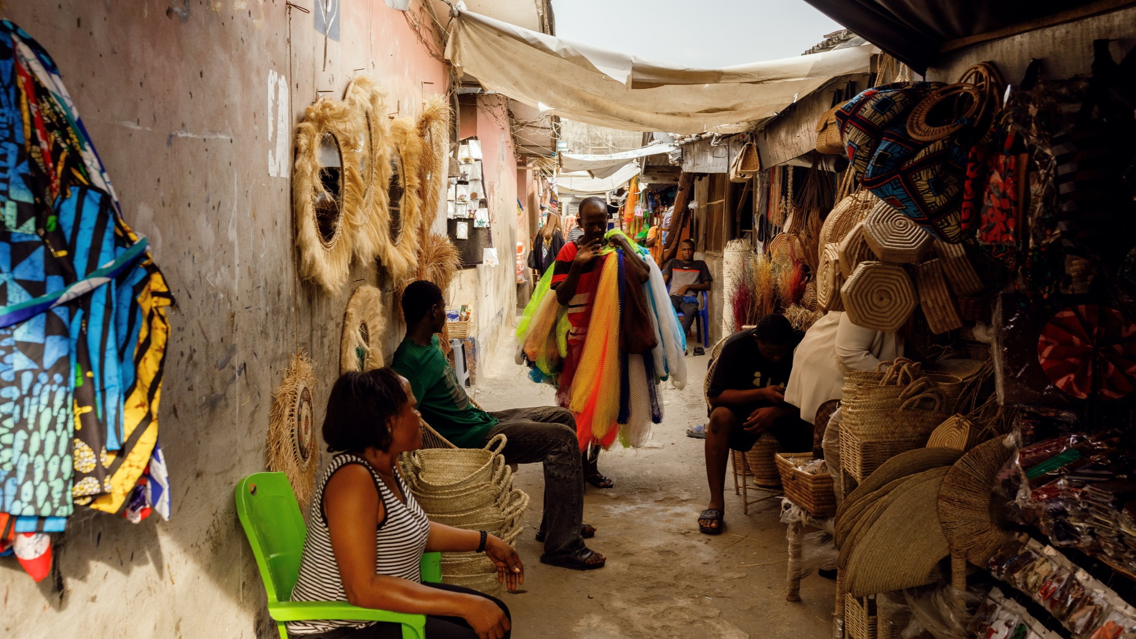 d1e00ek4ebabms.cloudfront.net image