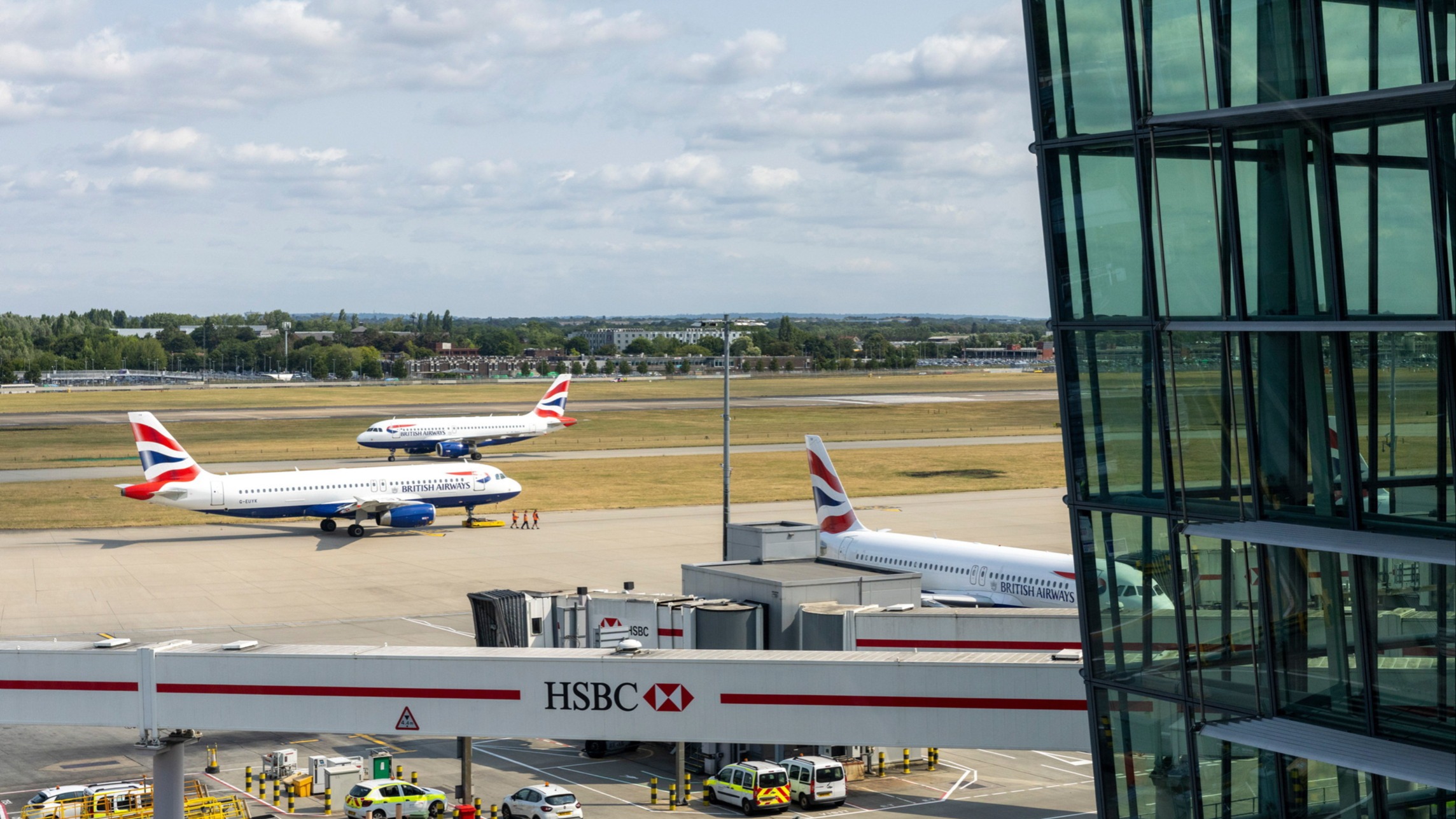 d1e00ek4ebabms.cloudfront.net image