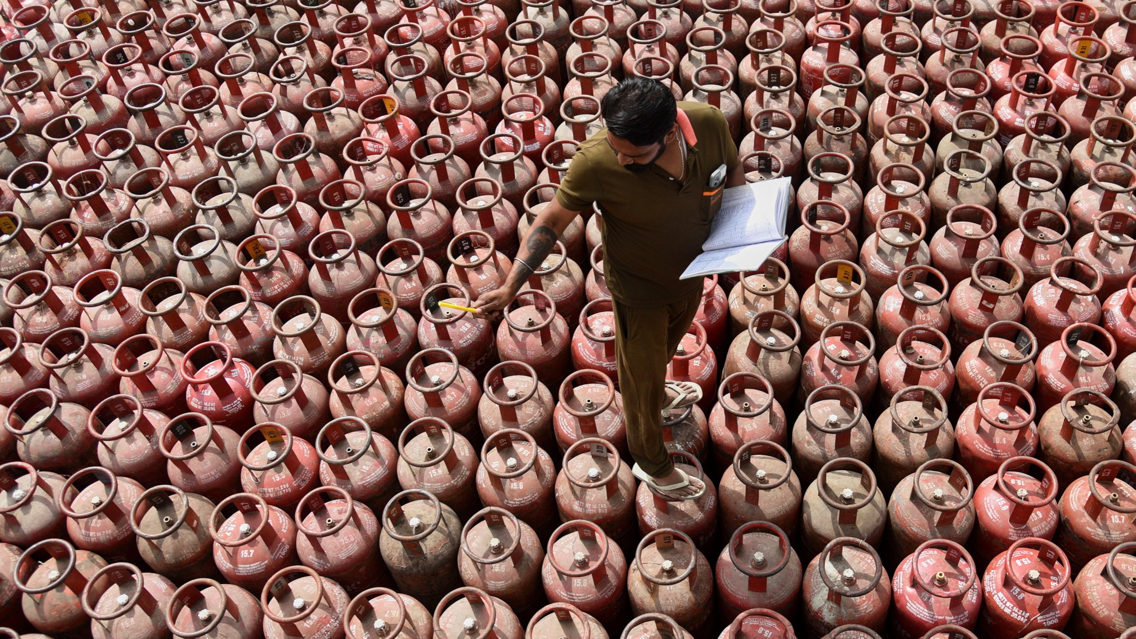 d1e00ek4ebabms.cloudfront.net image