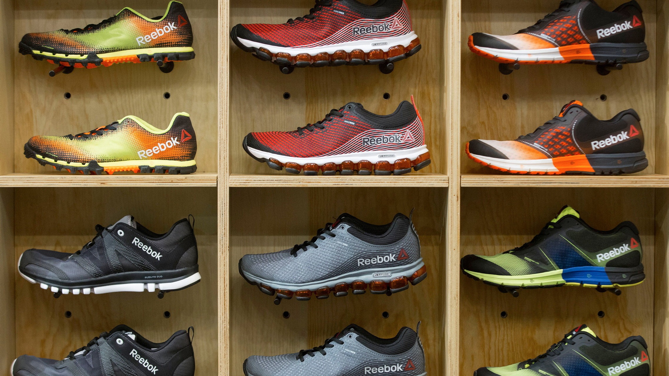 d1e00ek4ebabms.cloudfront.net image