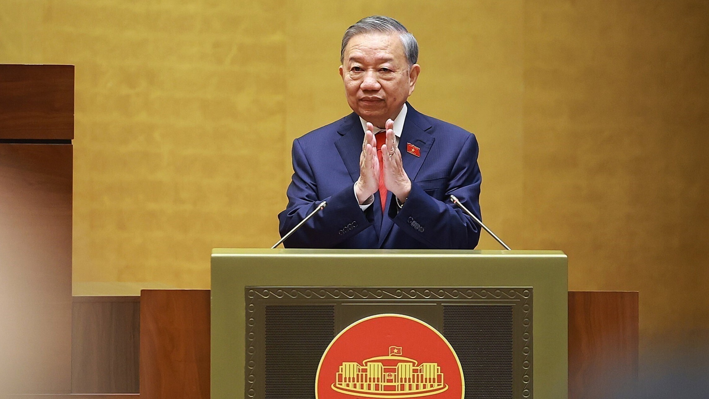 d1e00ek4ebabms.cloudfront.net image