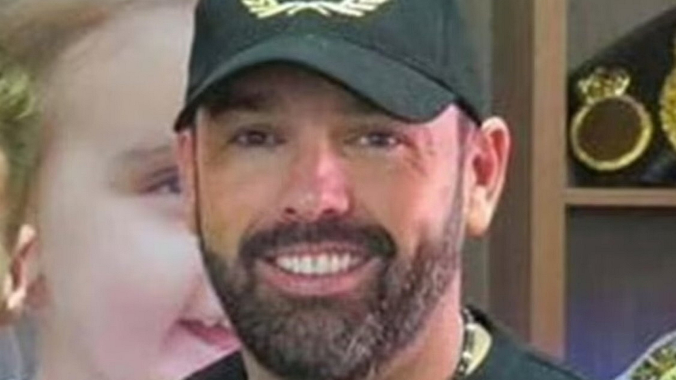 d1e00ek4ebabms.cloudfront.net image