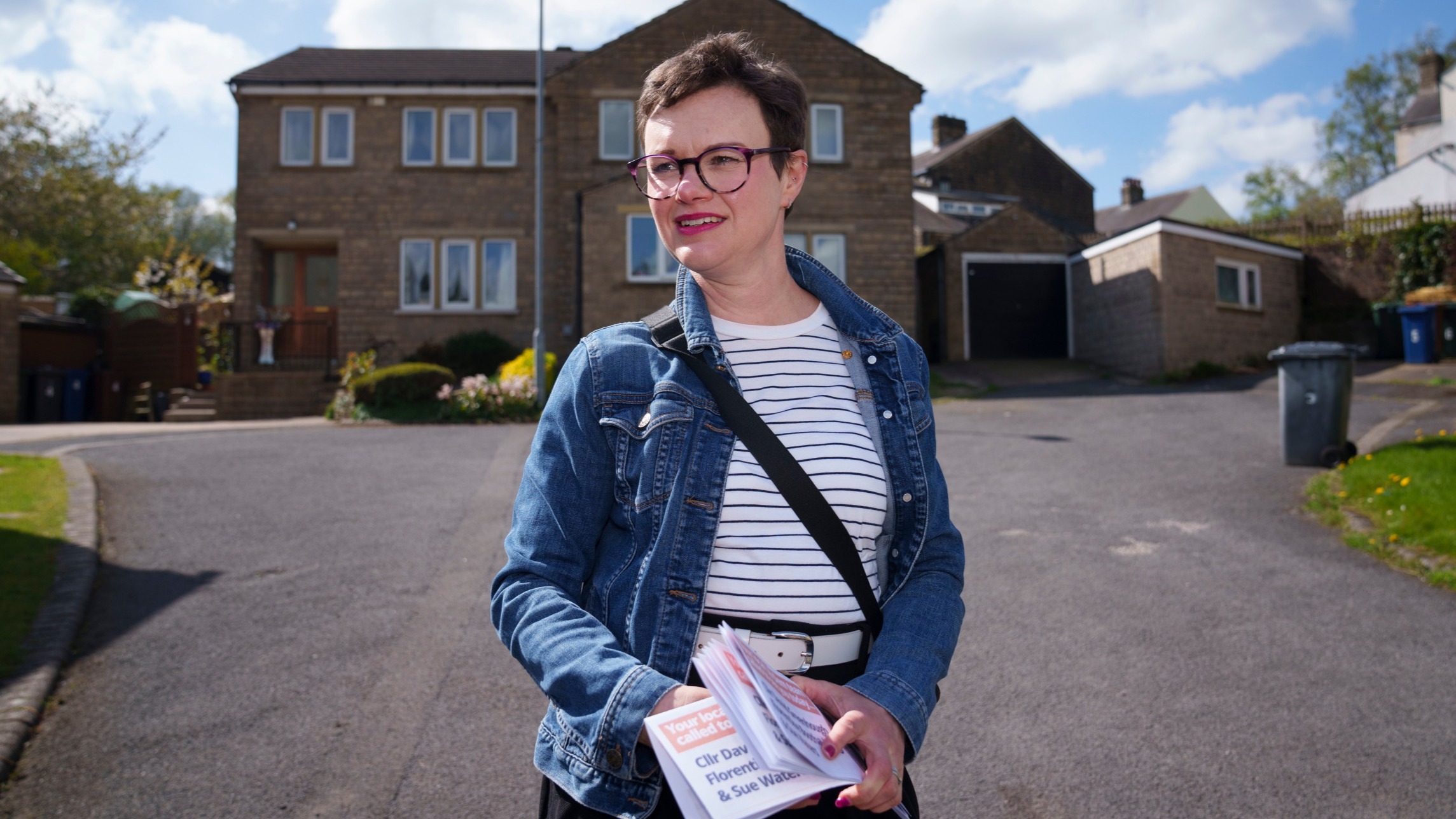 d1e00ek4ebabms.cloudfront.net image