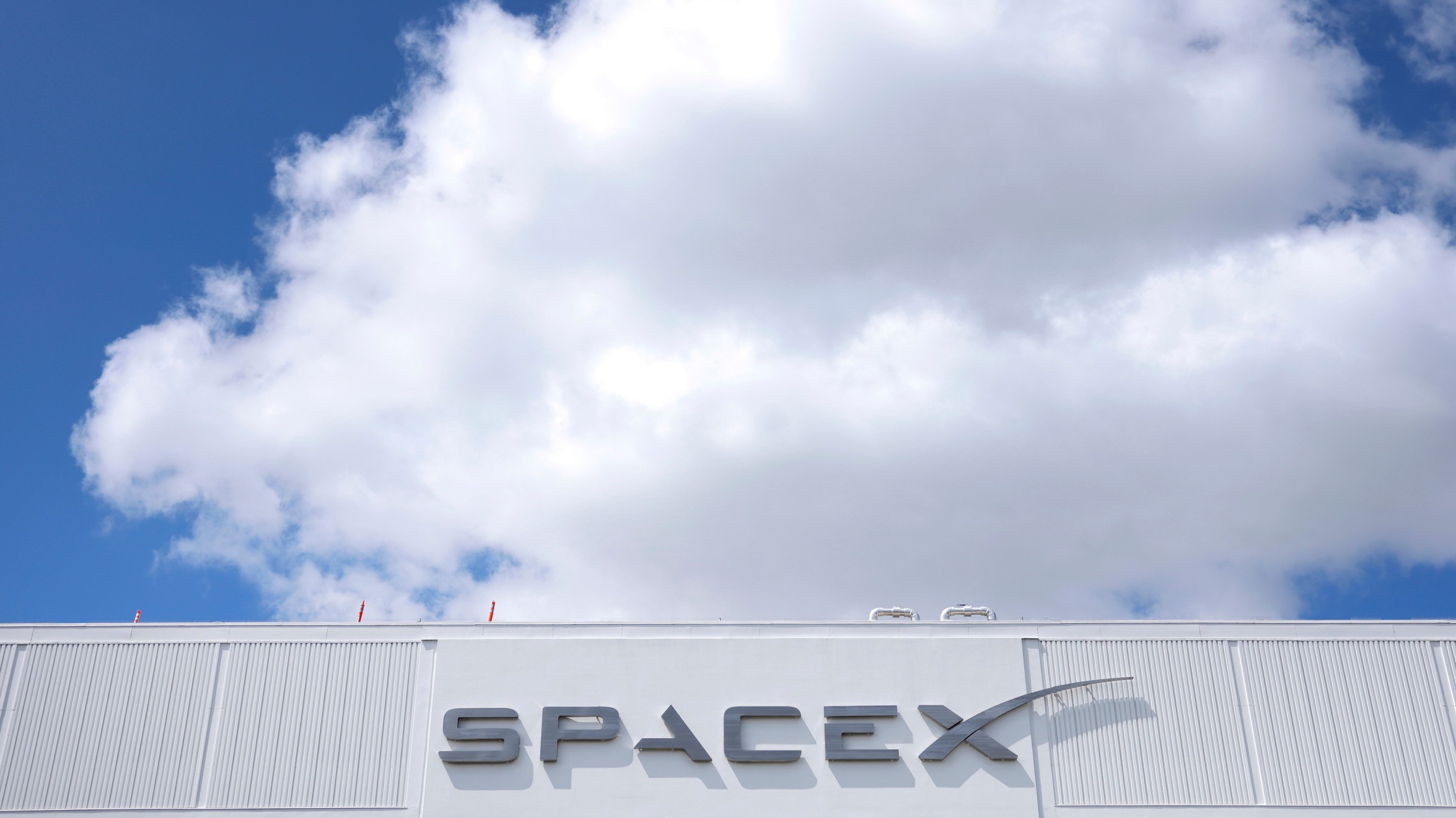 d1e00ek4ebabms.cloudfront.net image