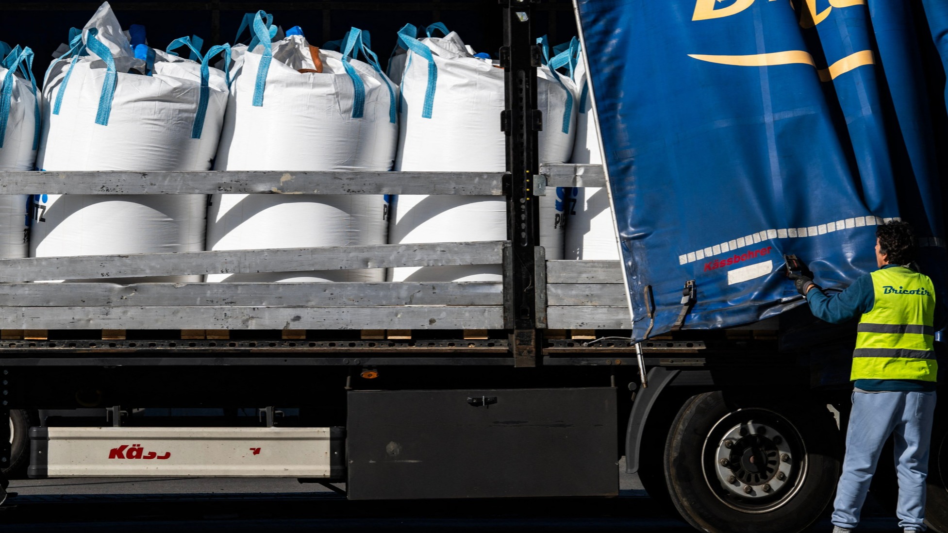 d1e00ek4ebabms.cloudfront.net image