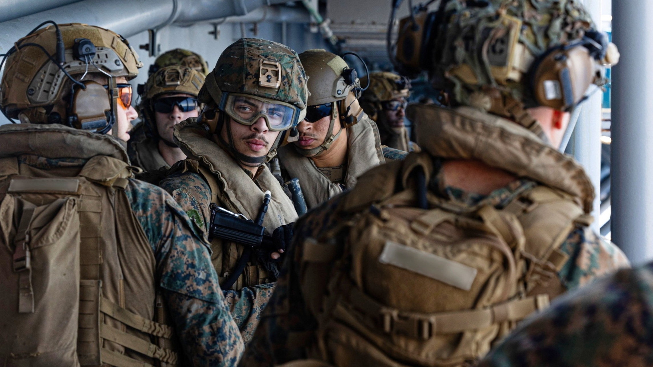 d1e00ek4ebabms.cloudfront.net image