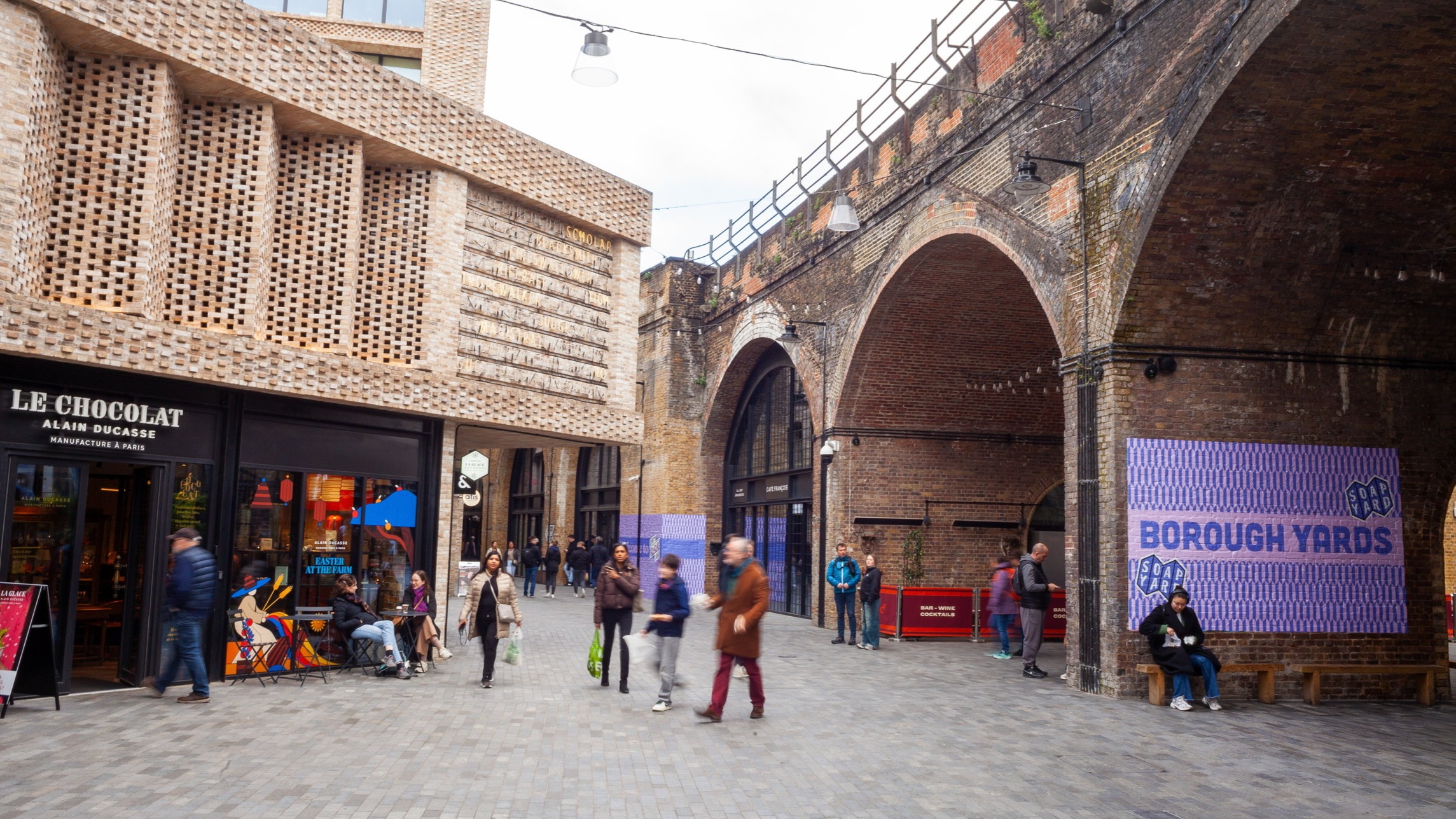 d1e00ek4ebabms.cloudfront.net image