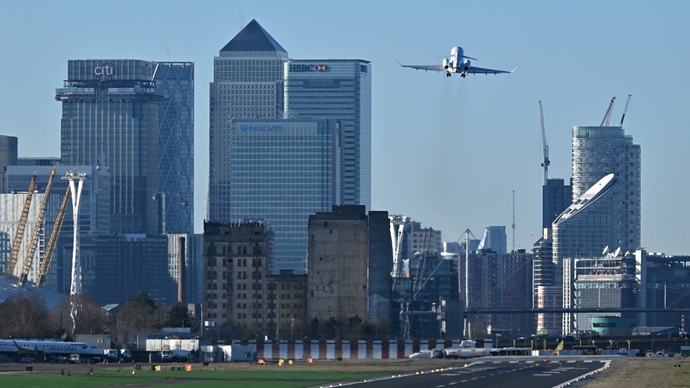 d1e00ek4ebabms.cloudfront.net image