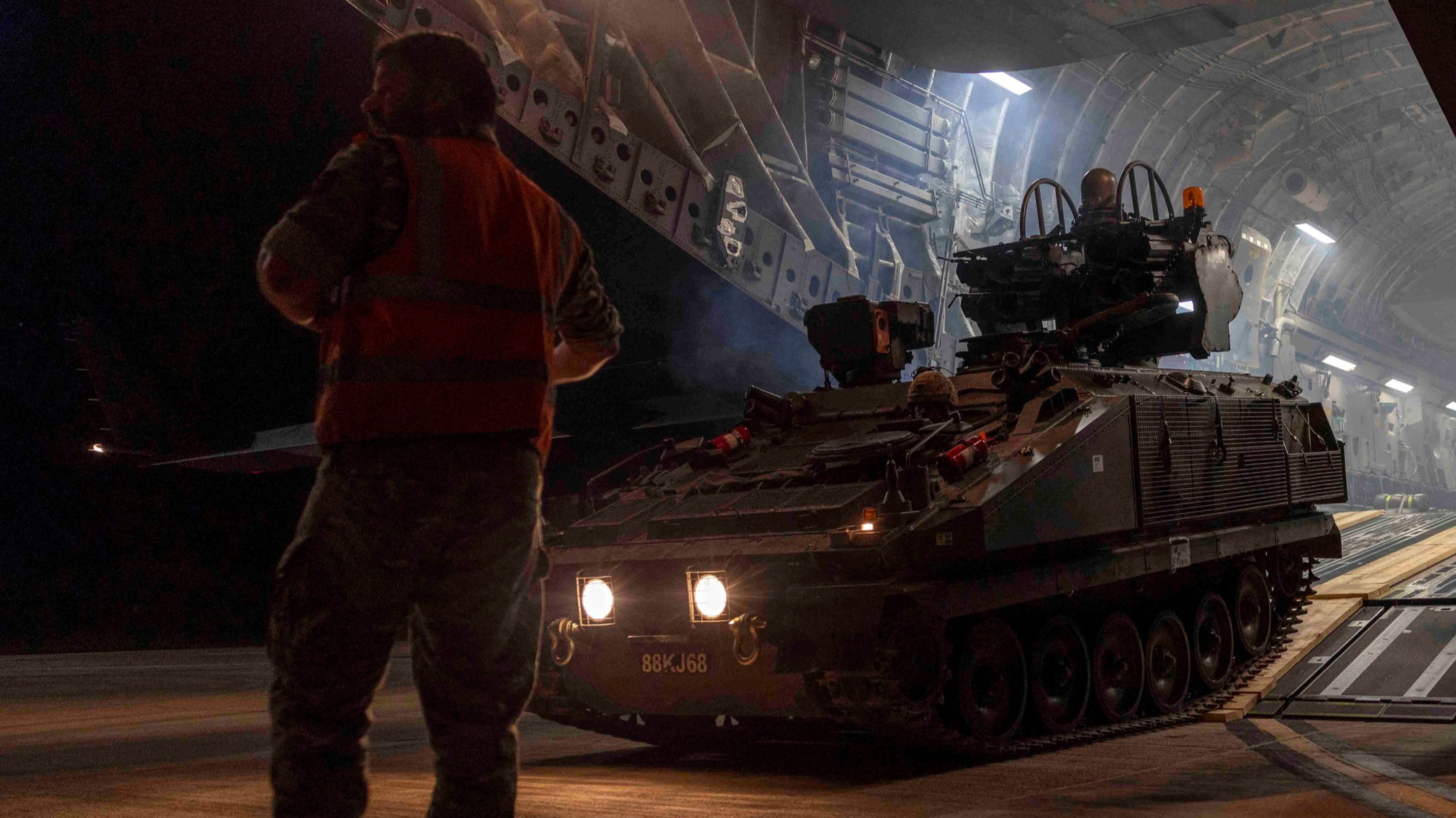 d1e00ek4ebabms.cloudfront.net image