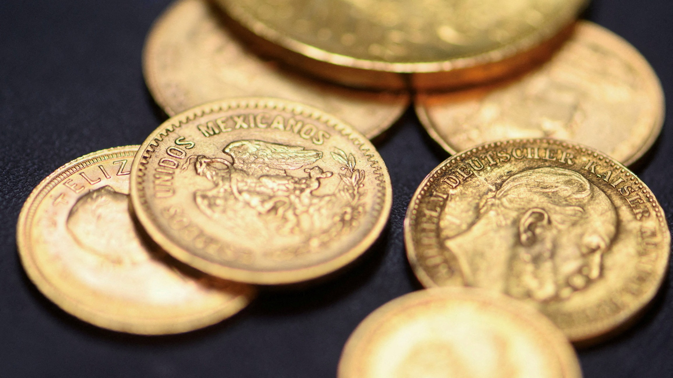 d1e00ek4ebabms.cloudfront.net image