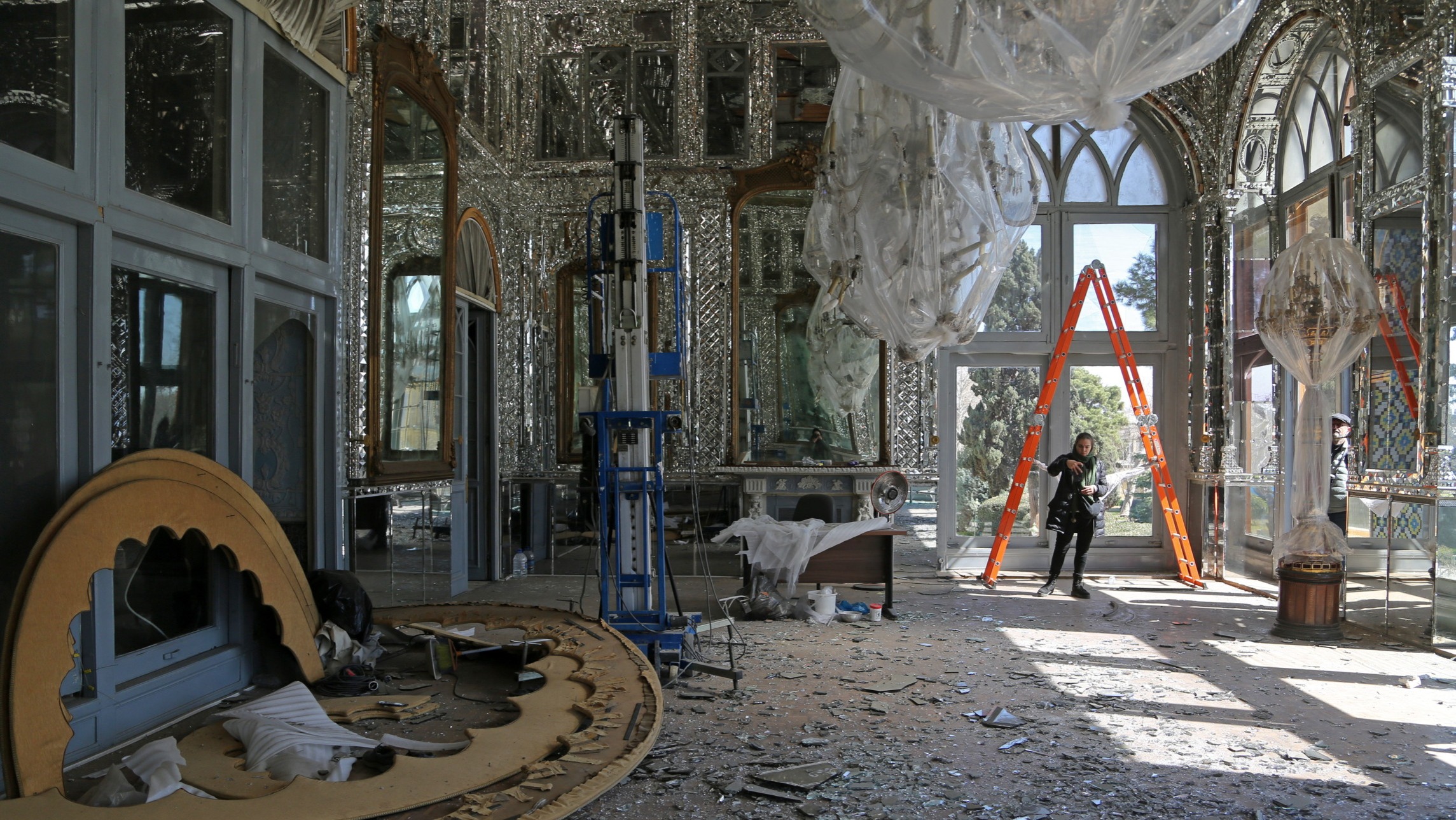 d1e00ek4ebabms.cloudfront.net image