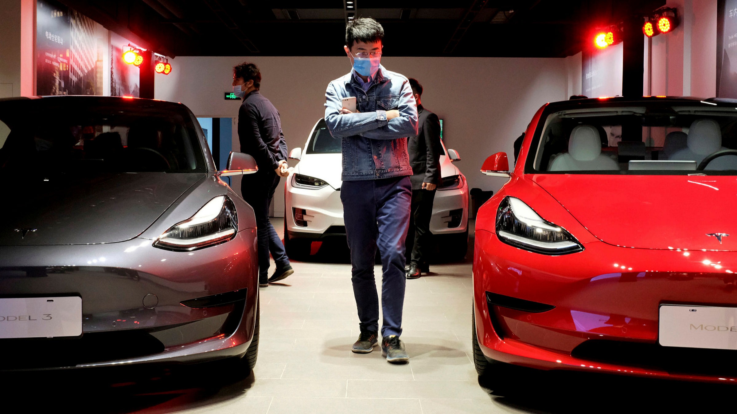 Chinese bloggers say Tesla threatened them with defamation suits - Vimarsana News