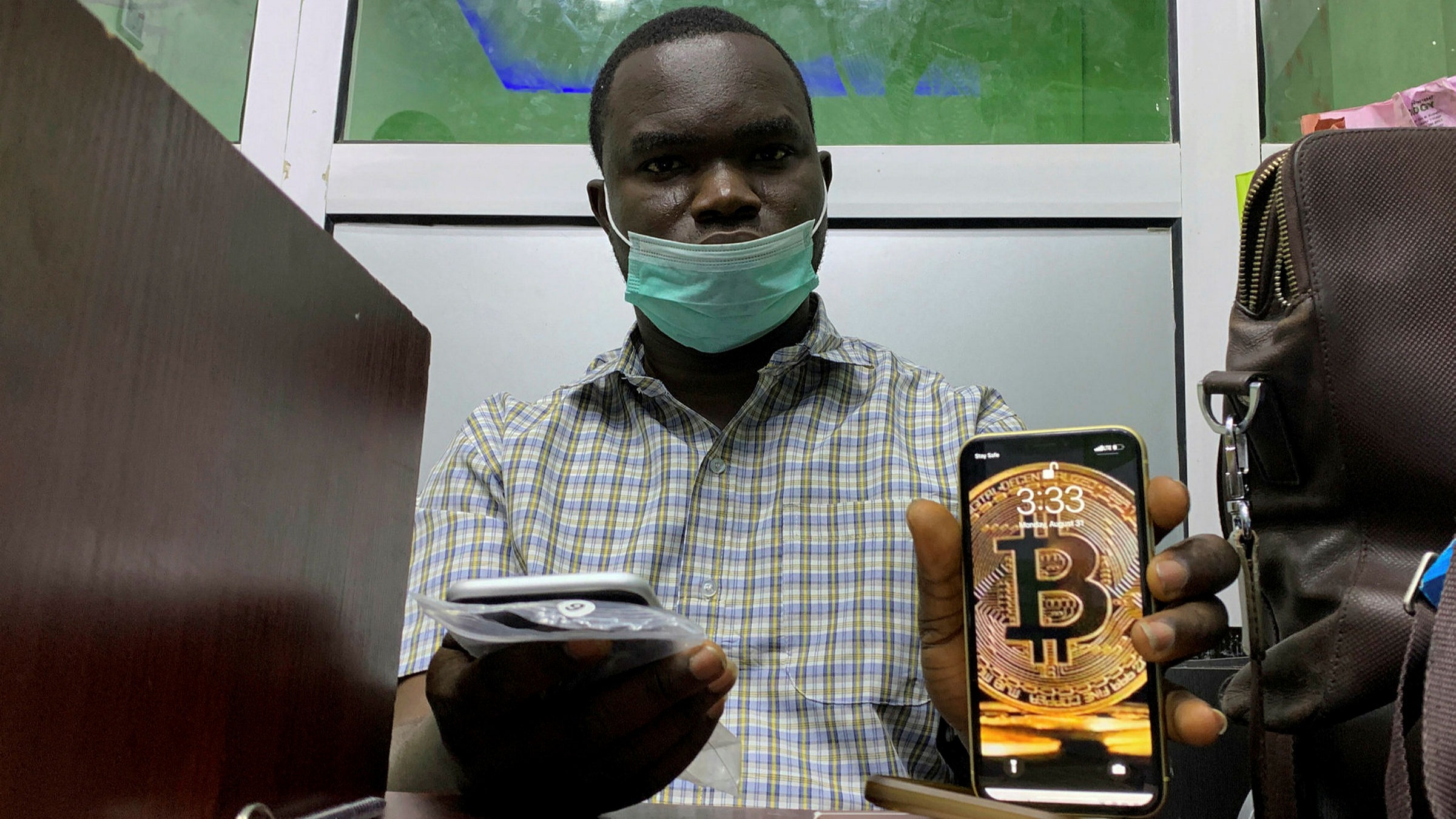 Nigerian crypto investors defy crackdown to ride bitcoin frenzy | Financial  Times
