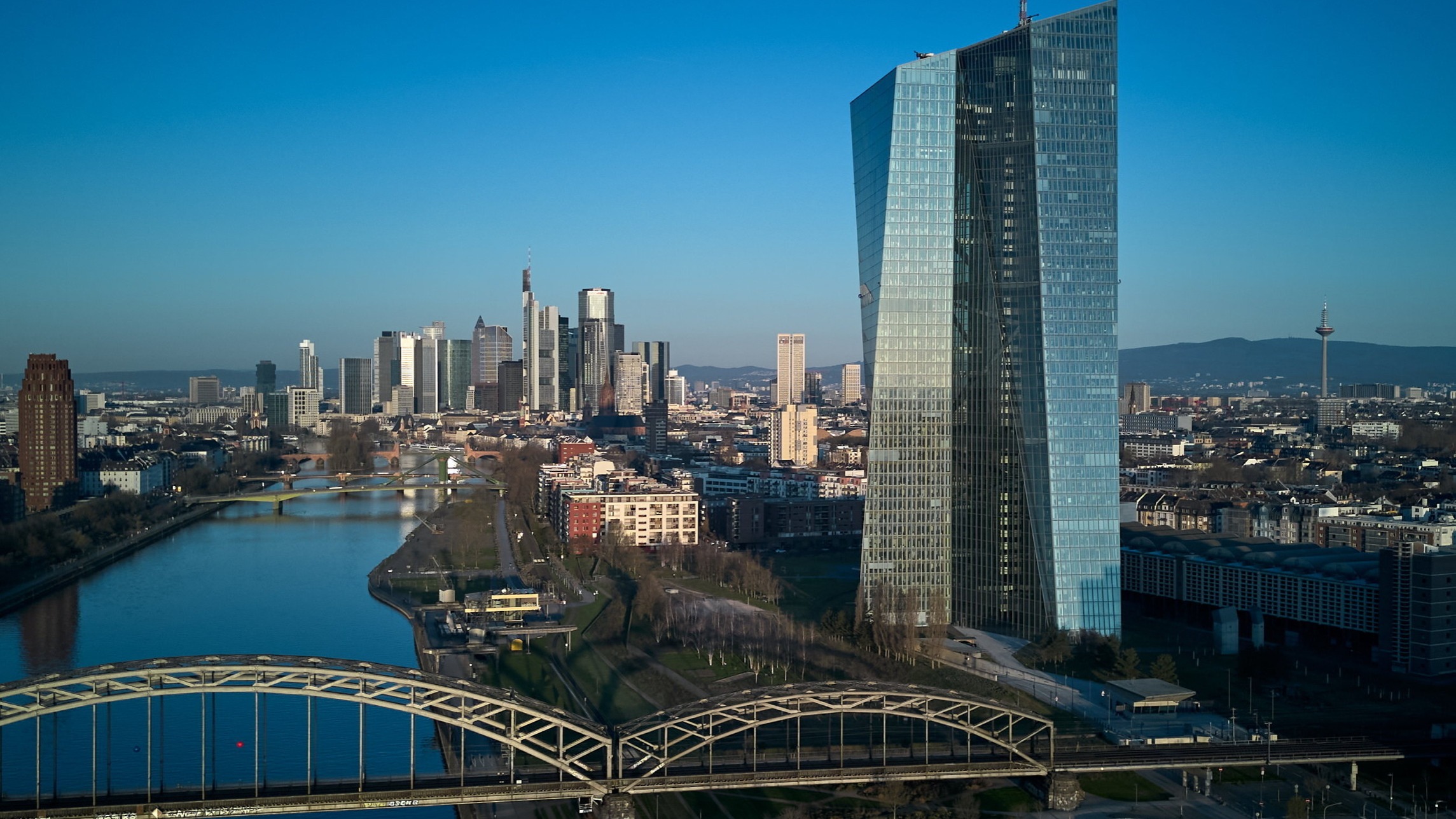 d1e00ek4ebabms.cloudfront.net image