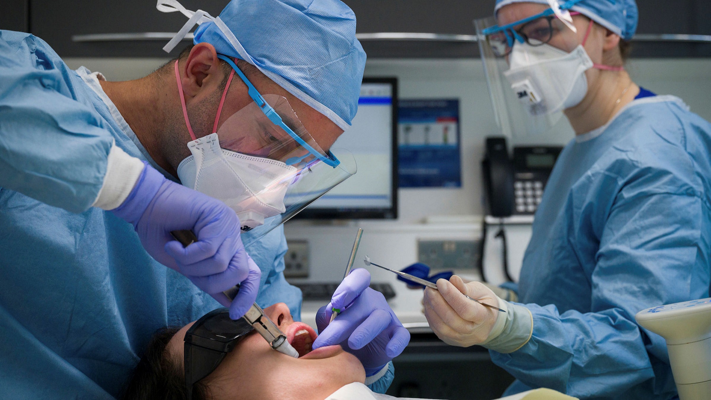 Dentists warn of looming recruitment crisis in UK | Financial Times