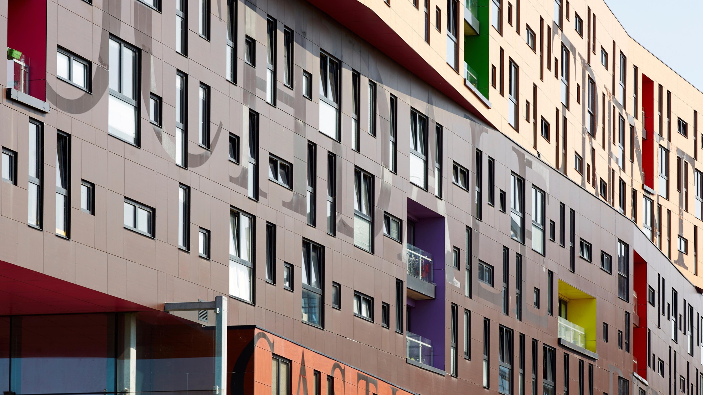 d1e00ek4ebabms.cloudfront.net image