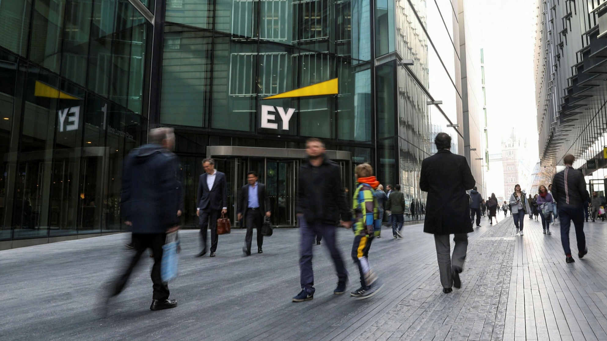 ey-boosts-accountancy-title-inflation-by-dubbing-senior-staff-partner-financial-times