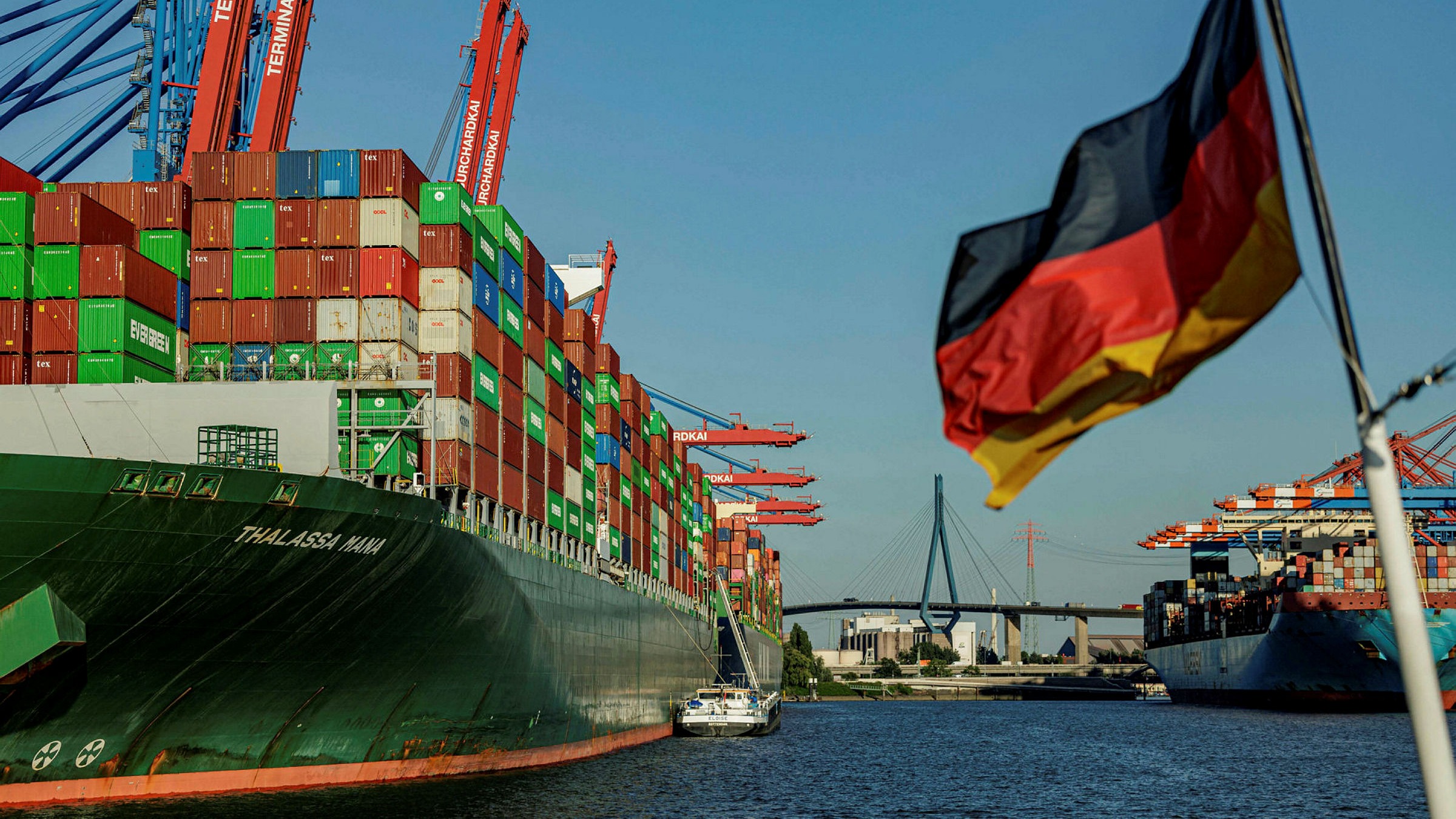 Germany warns of 'historic challenge' as trade slides into deficit |  Financial Times
