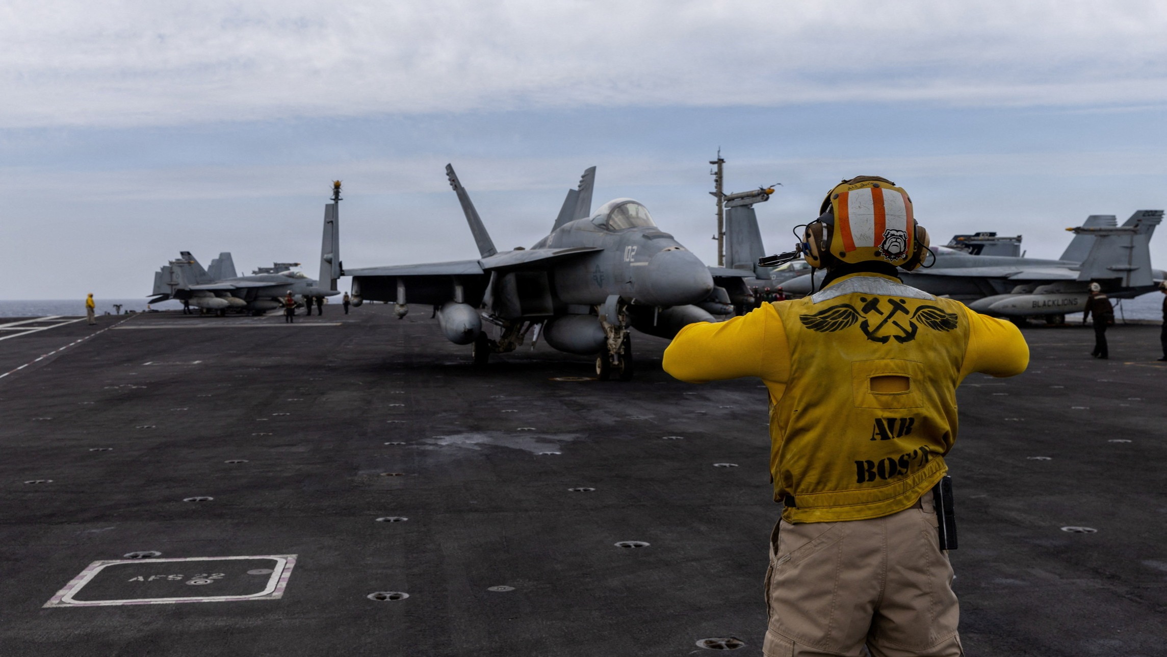 d1e00ek4ebabms.cloudfront.net image