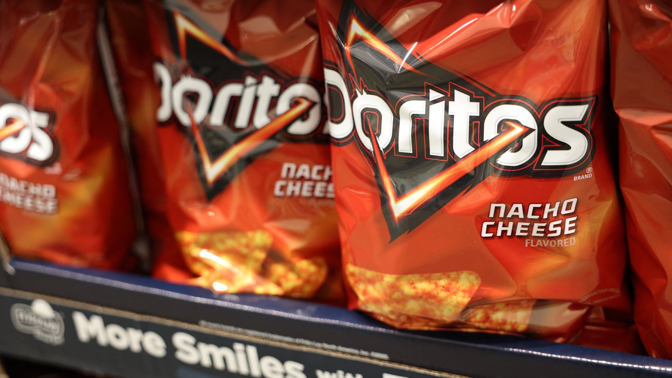 d1e00ek4ebabms.cloudfront.net image