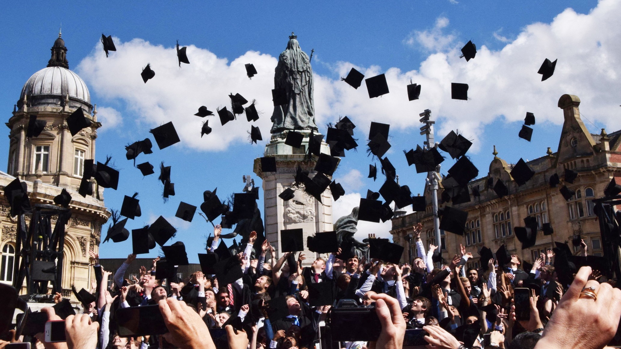 d1e00ek4ebabms.cloudfront.net image