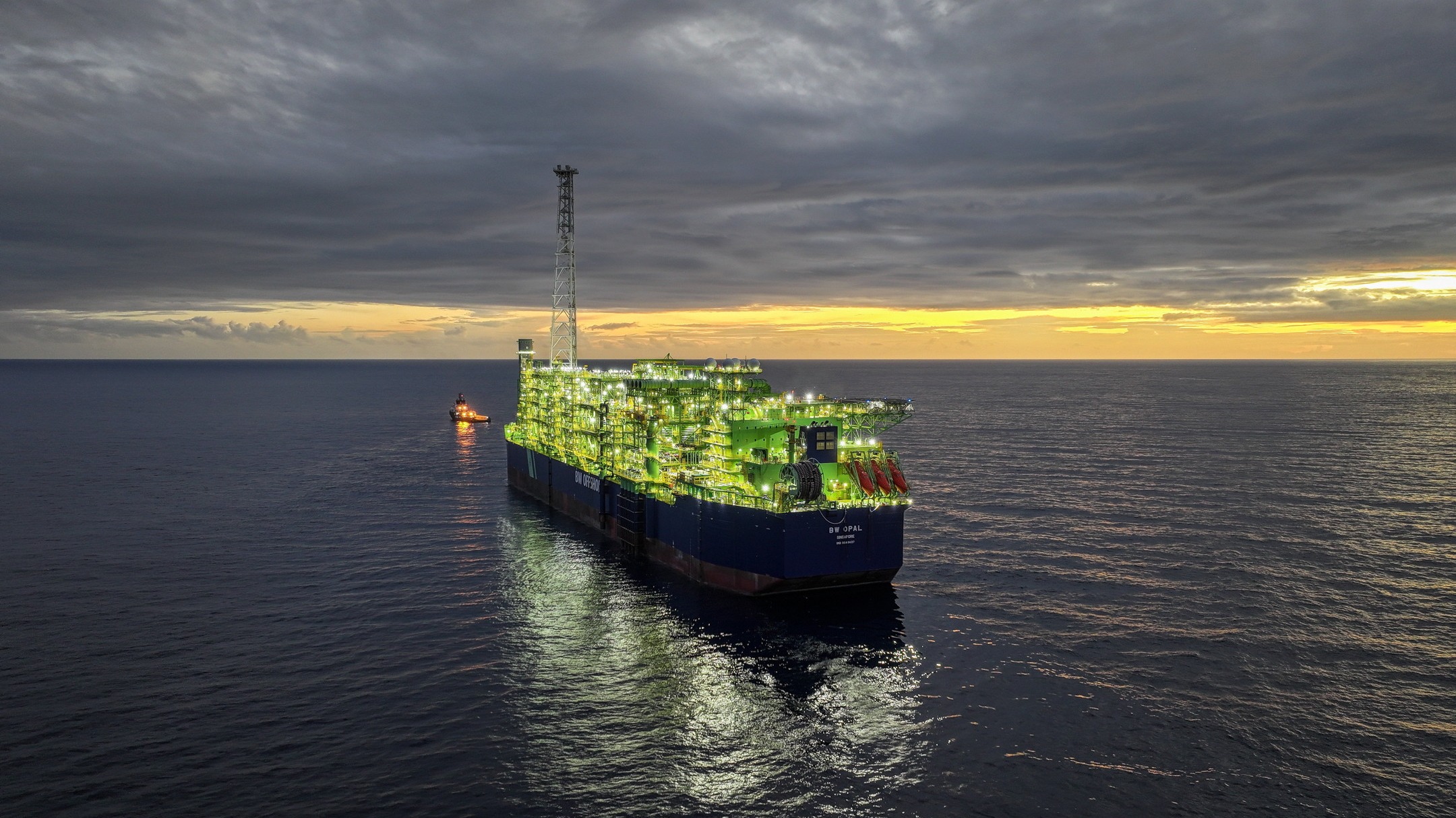 d1e00ek4ebabms.cloudfront.net image