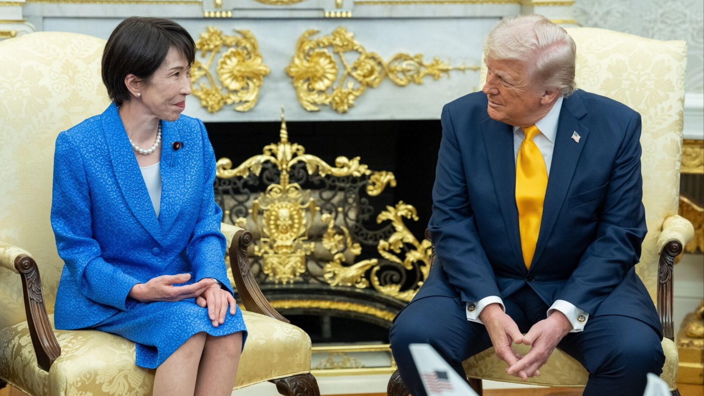 d1e00ek4ebabms.cloudfront.net image