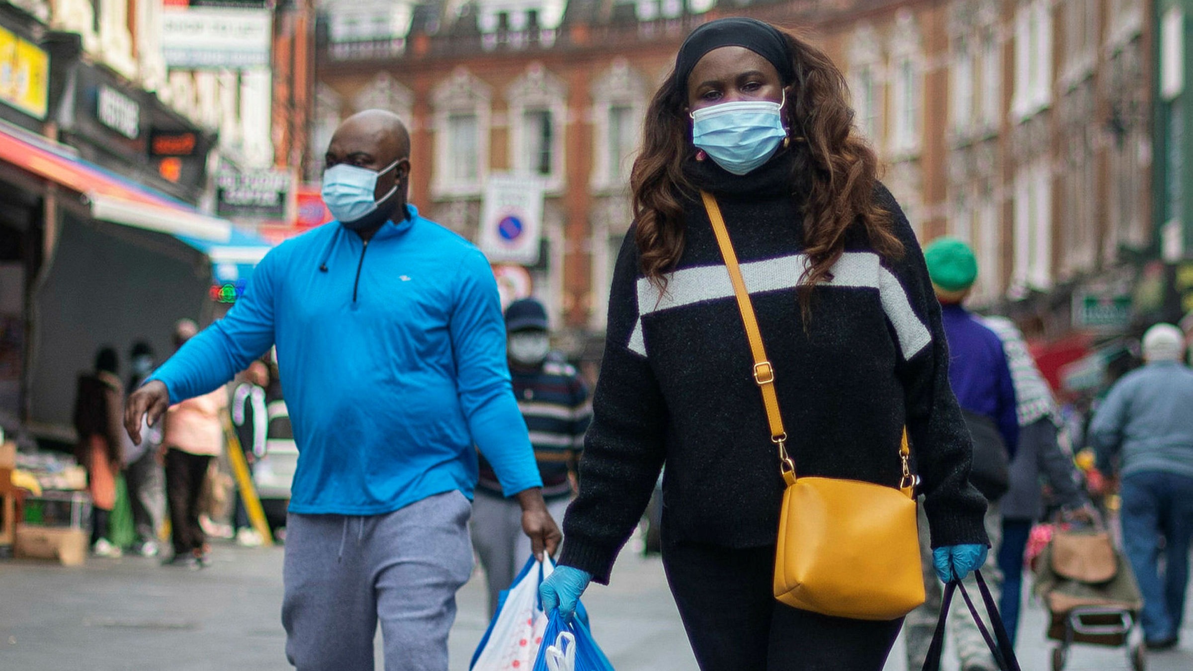 UK hospital chiefs warn against mask wearing | Financial Times