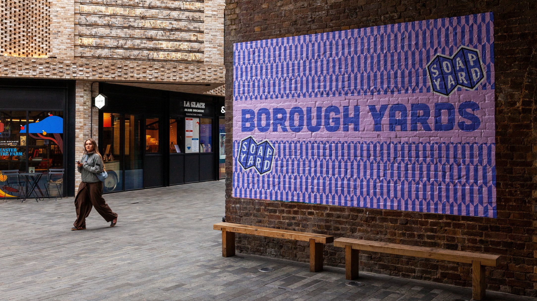 d1e00ek4ebabms.cloudfront.net image