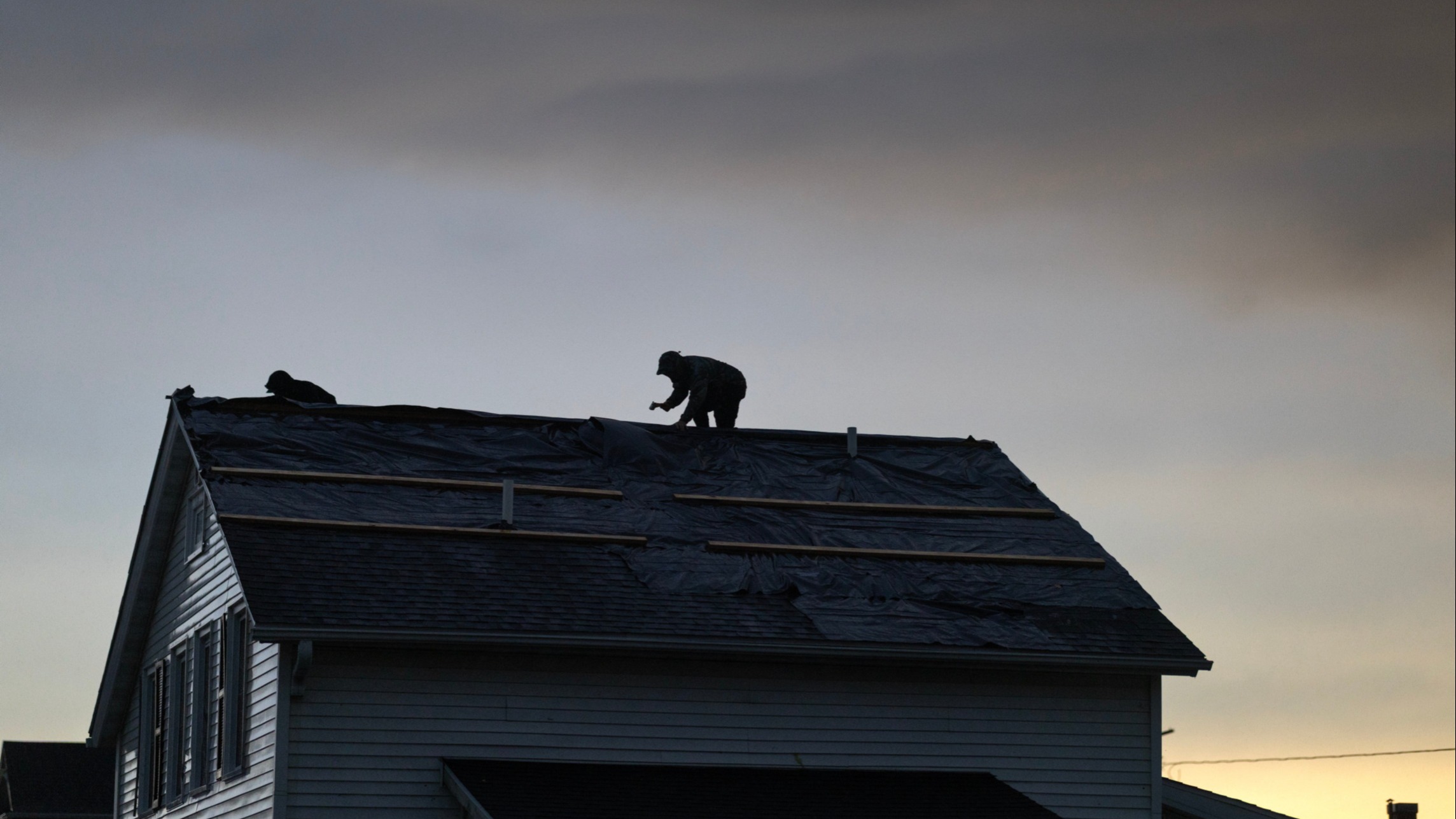 d1e00ek4ebabms.cloudfront.net image