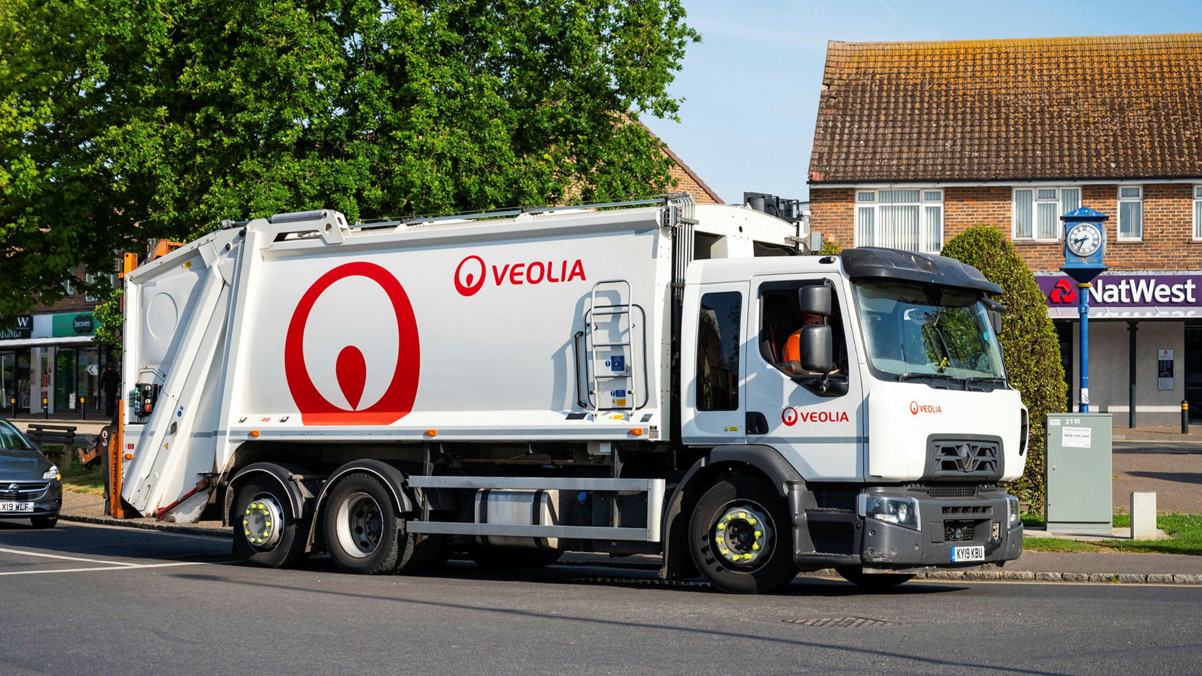 veolia to sell suez's uk waste business for €2.4bn | financial times