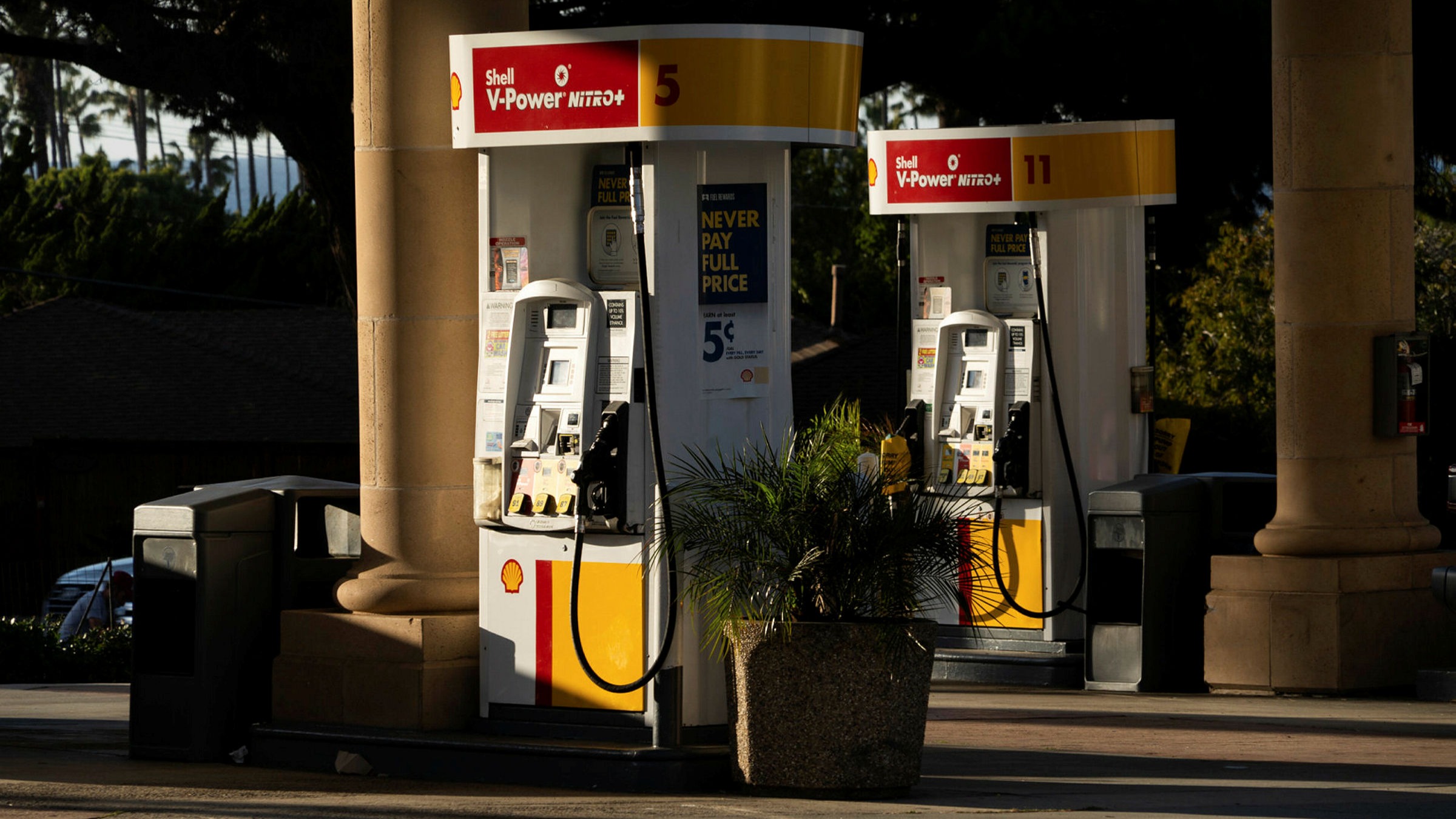 Shell Warns Hedge Funds Risk Derailing Energy Transition Financial Times