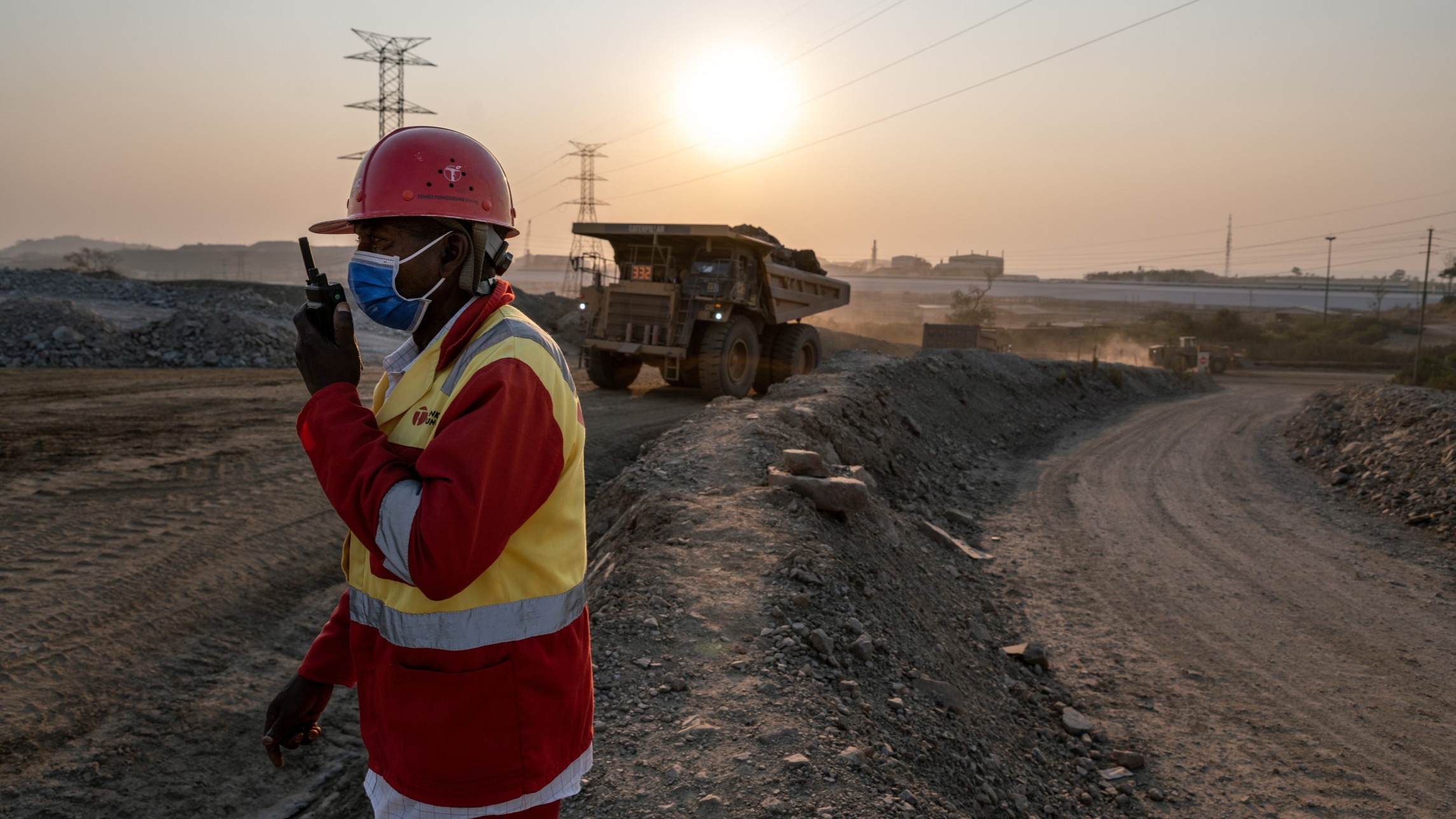 d1e00ek4ebabms.cloudfront.net image