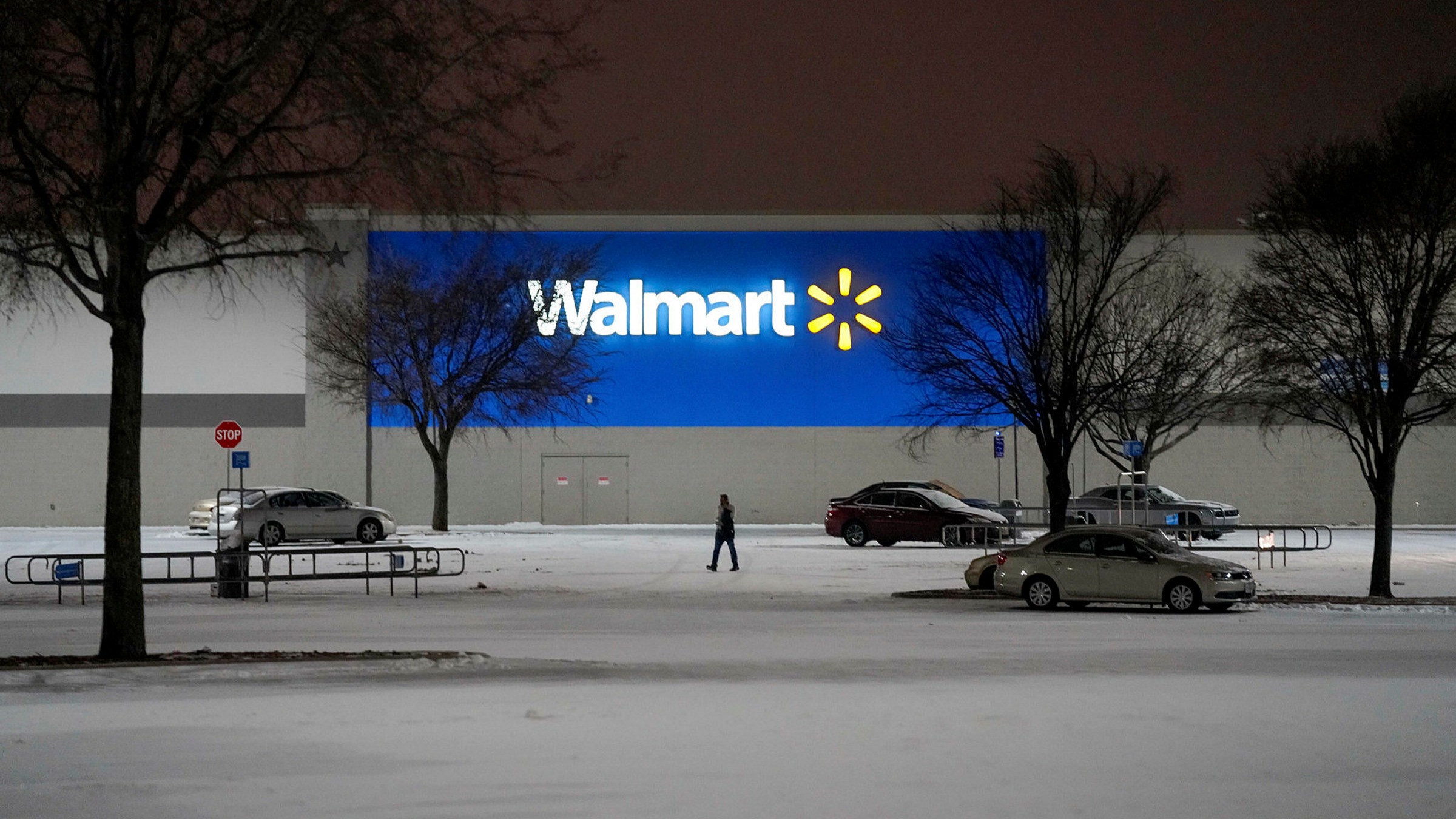Goldman bankers join Walmart effort to take on Wall Street | Financial Times