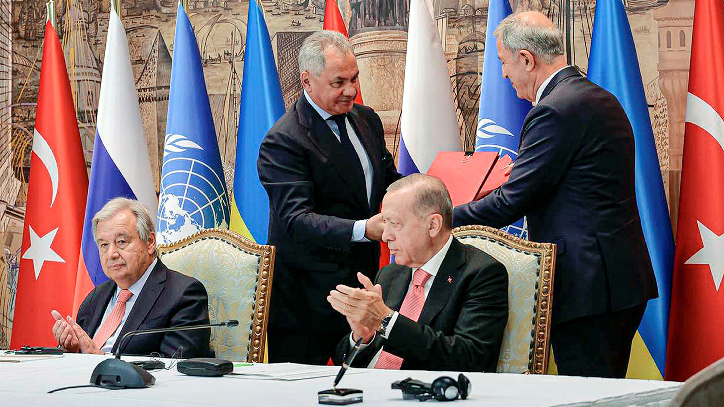 Live news updates from July 22: Russia and Ukraine sign grain deal,  Volkswagen ousts CEO Diess | Financial Times