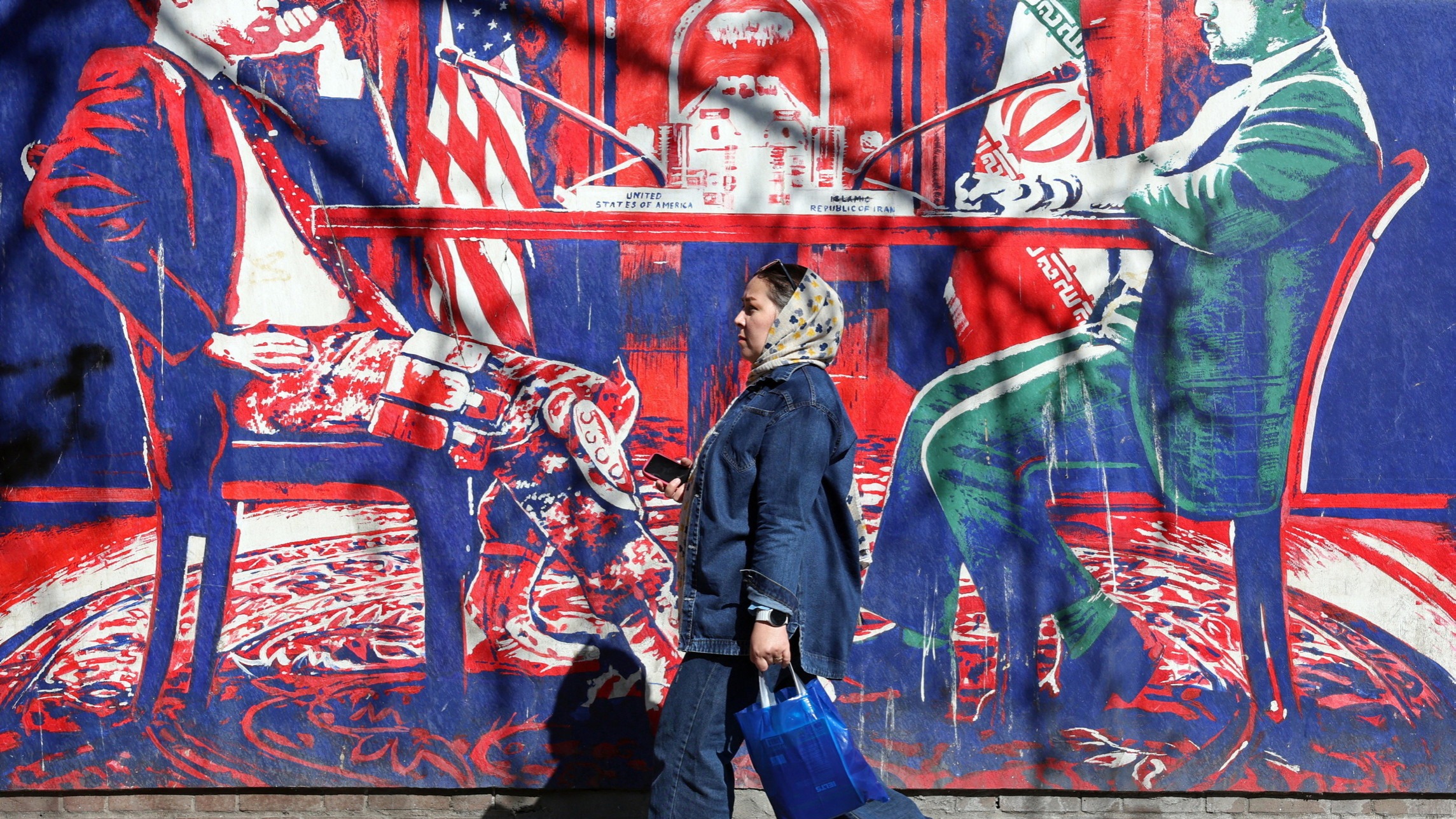 d1e00ek4ebabms.cloudfront.net image