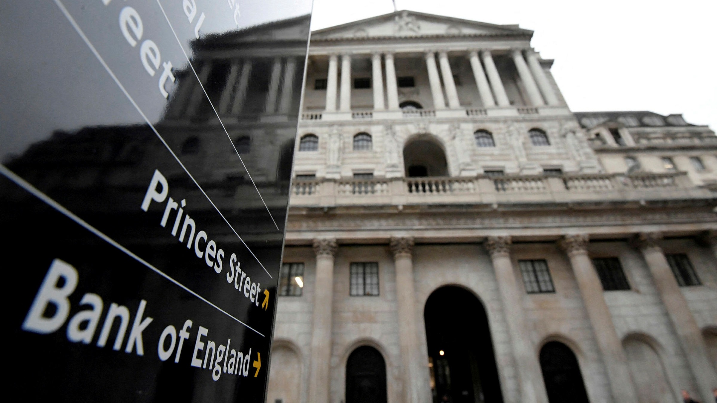 Government bond markets sell off as traders crank up bets on rate rises - Vimarsana News