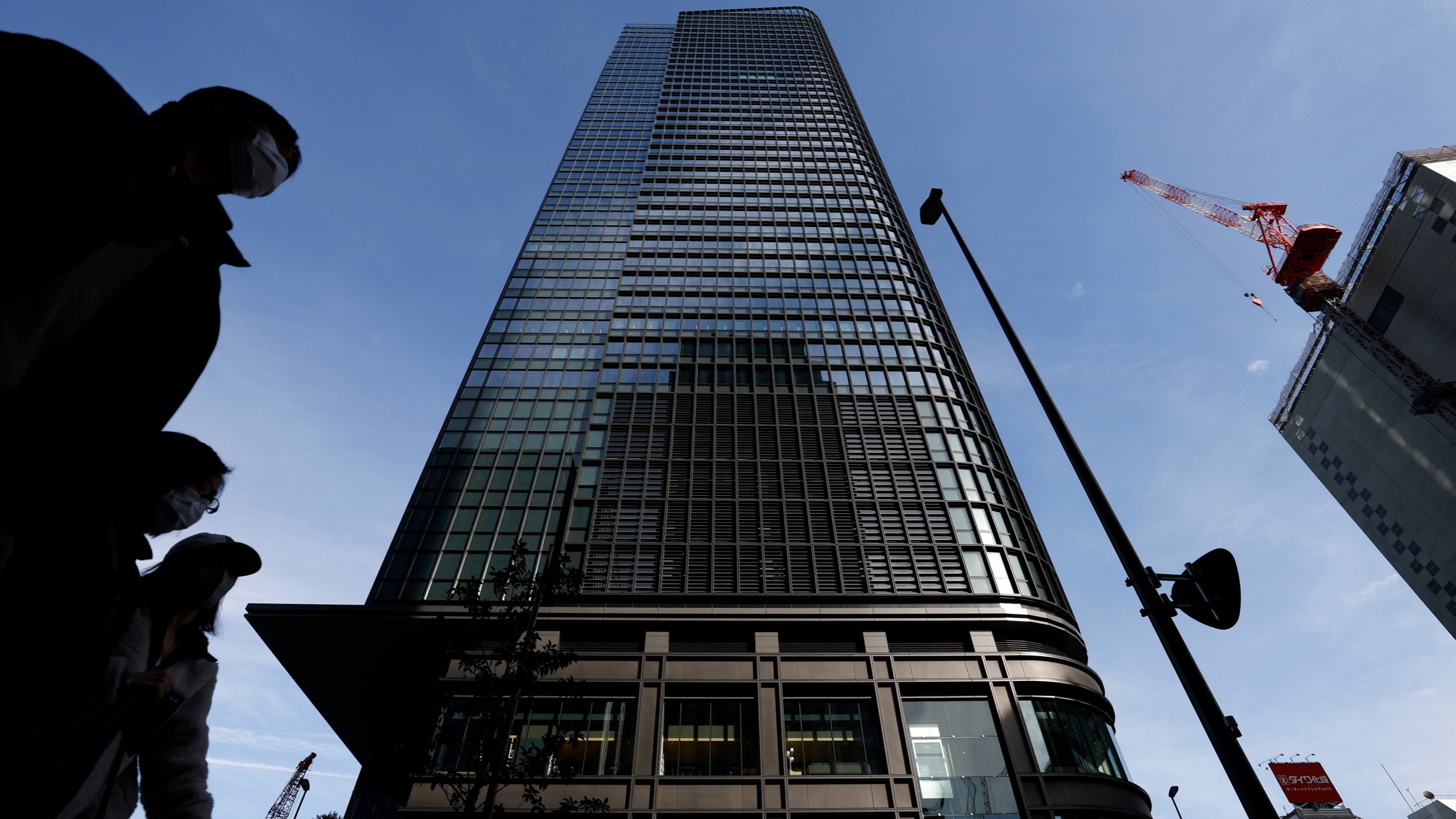 d1e00ek4ebabms.cloudfront.net image